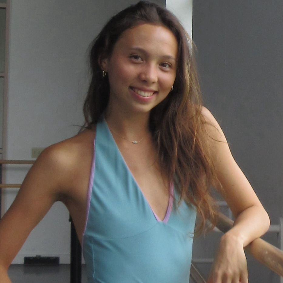 Mia Kwong '30