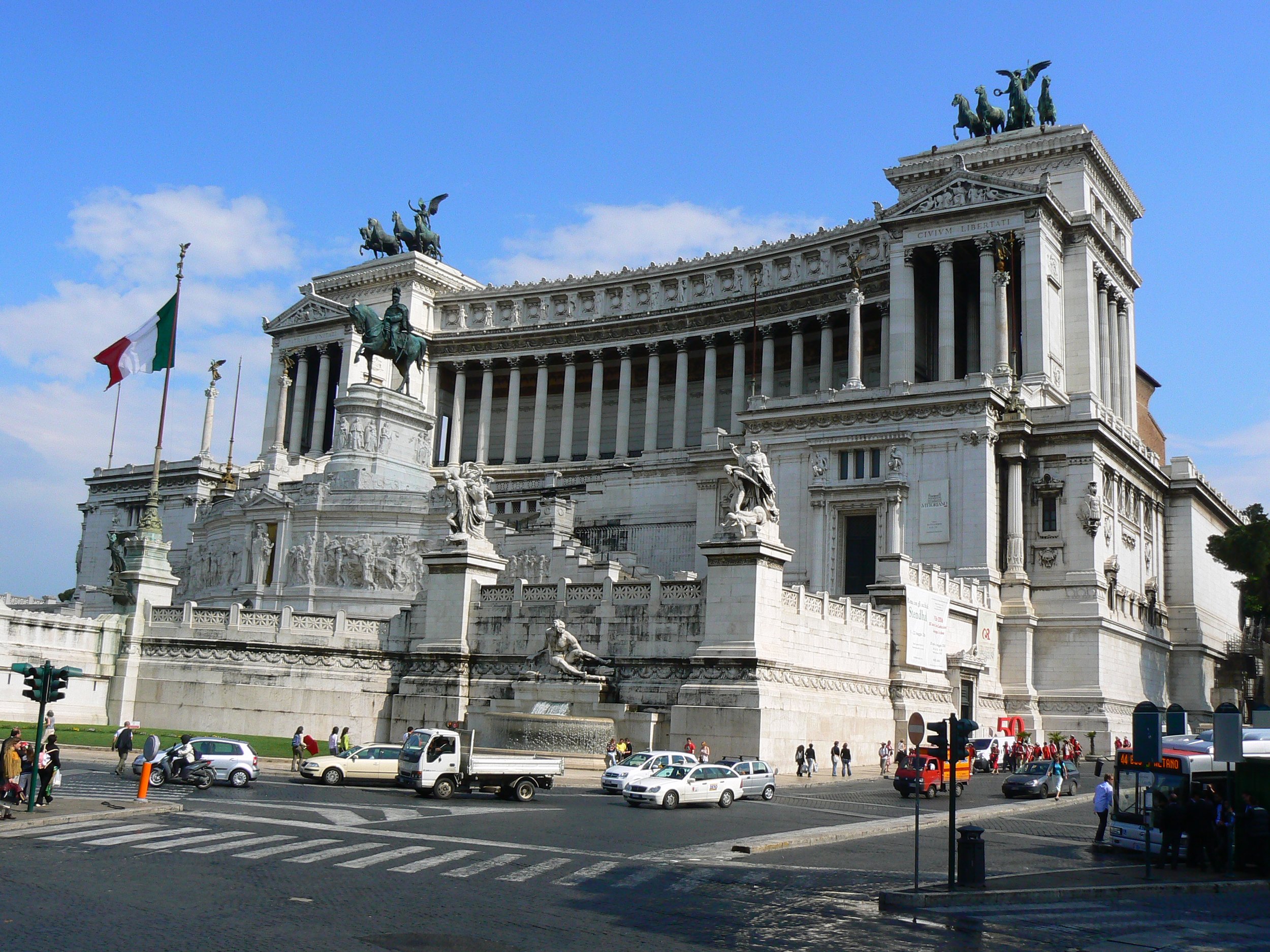 28 Gov Builiding P1000176.JPG