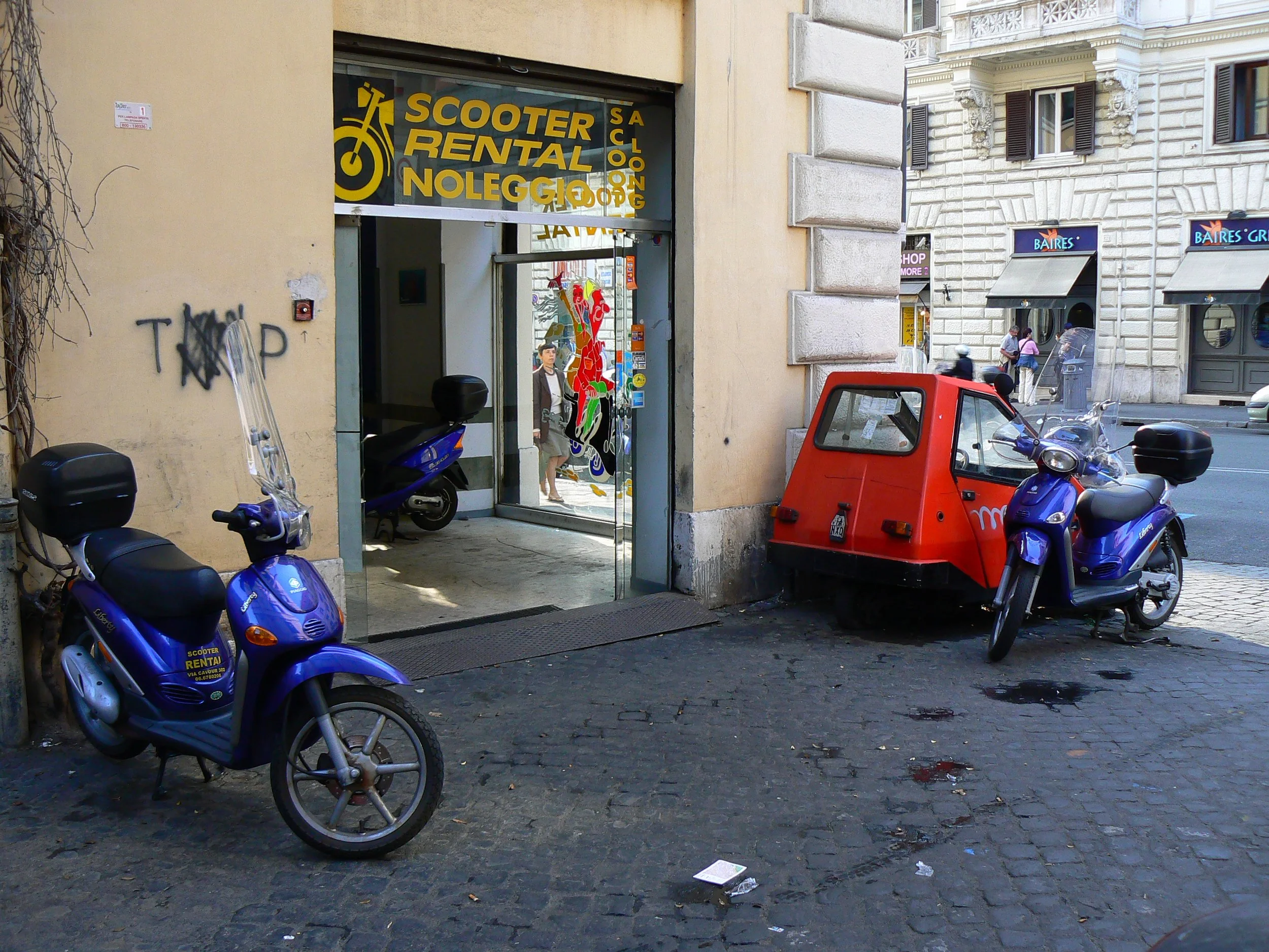 33 Scooters A P1000259.JPG