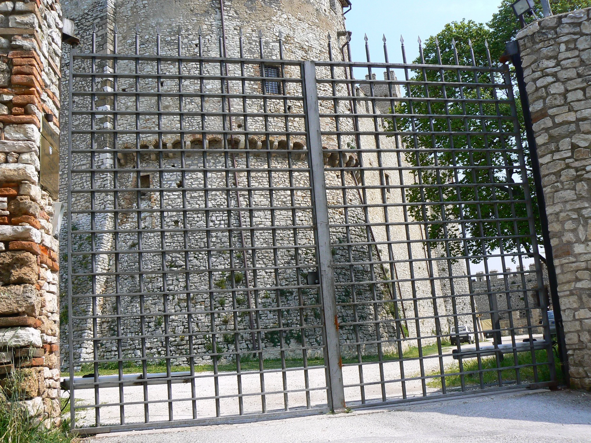 42 Orsini P Combine  P1000572.JPG