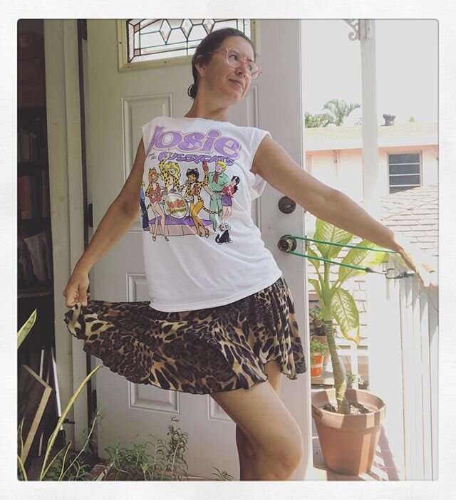 Benefits of Quarantine:
.
Receiving a josie and the pussycats T-shirt from @stephbarclay1 and laughing remembering that time you got Josie cat ears for her to wear at her Vegas bachelorette party instead of the standard veil.
.
In that t-shirt thank 