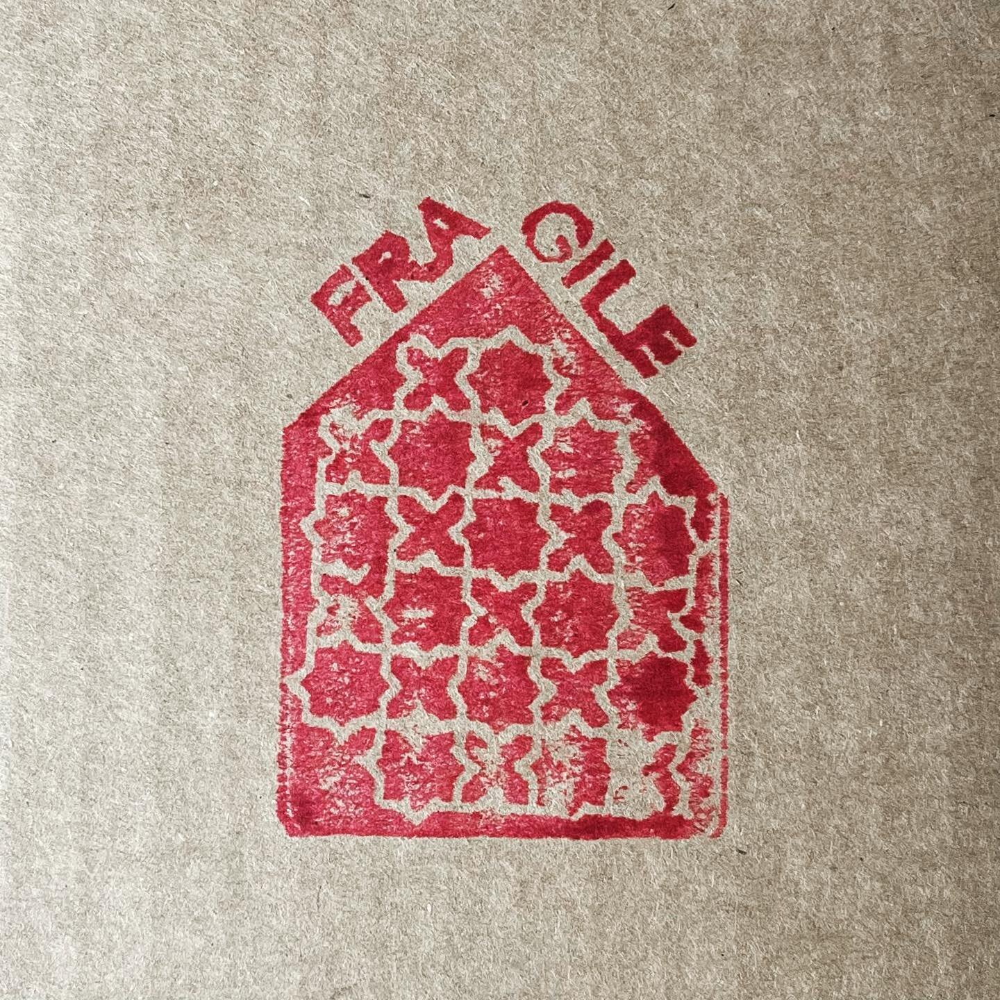 I&rsquo;m home with a sick kiddo today. Thought I&rsquo;d work in a #fragile stamp for my boxes. 
Look for it next time you order some wares. 
Have a great day, y&rsquo;all.

#ceramics #printmaking #home #shop #stamp #shipping #protect #pottery