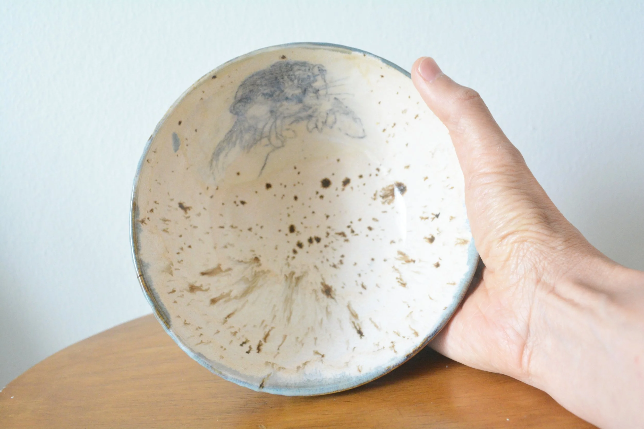 Bowl Otter's Mischief (5).JPG