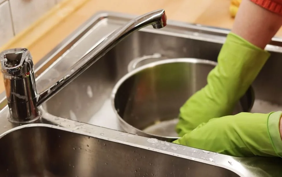 Why Do My Dishes Smell Like Wet Dog? (Solved) — Karen’s Green Cleaning