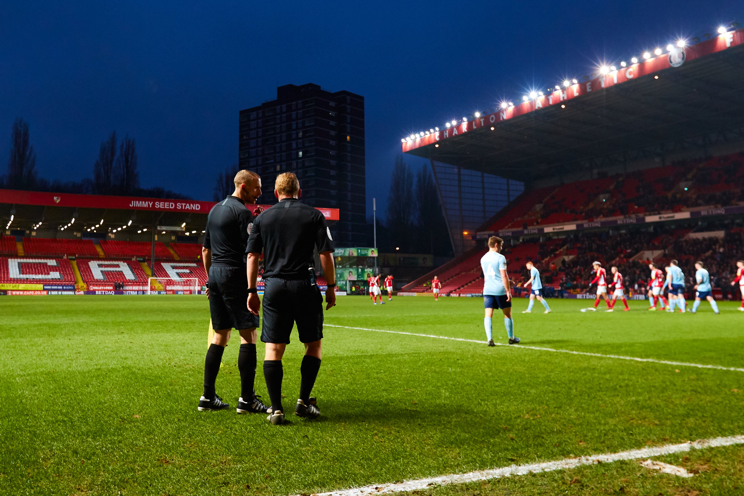Charlton_Athletic_Vs_Accrington_Stanley_Image_19_Ref's_discuss.jpg