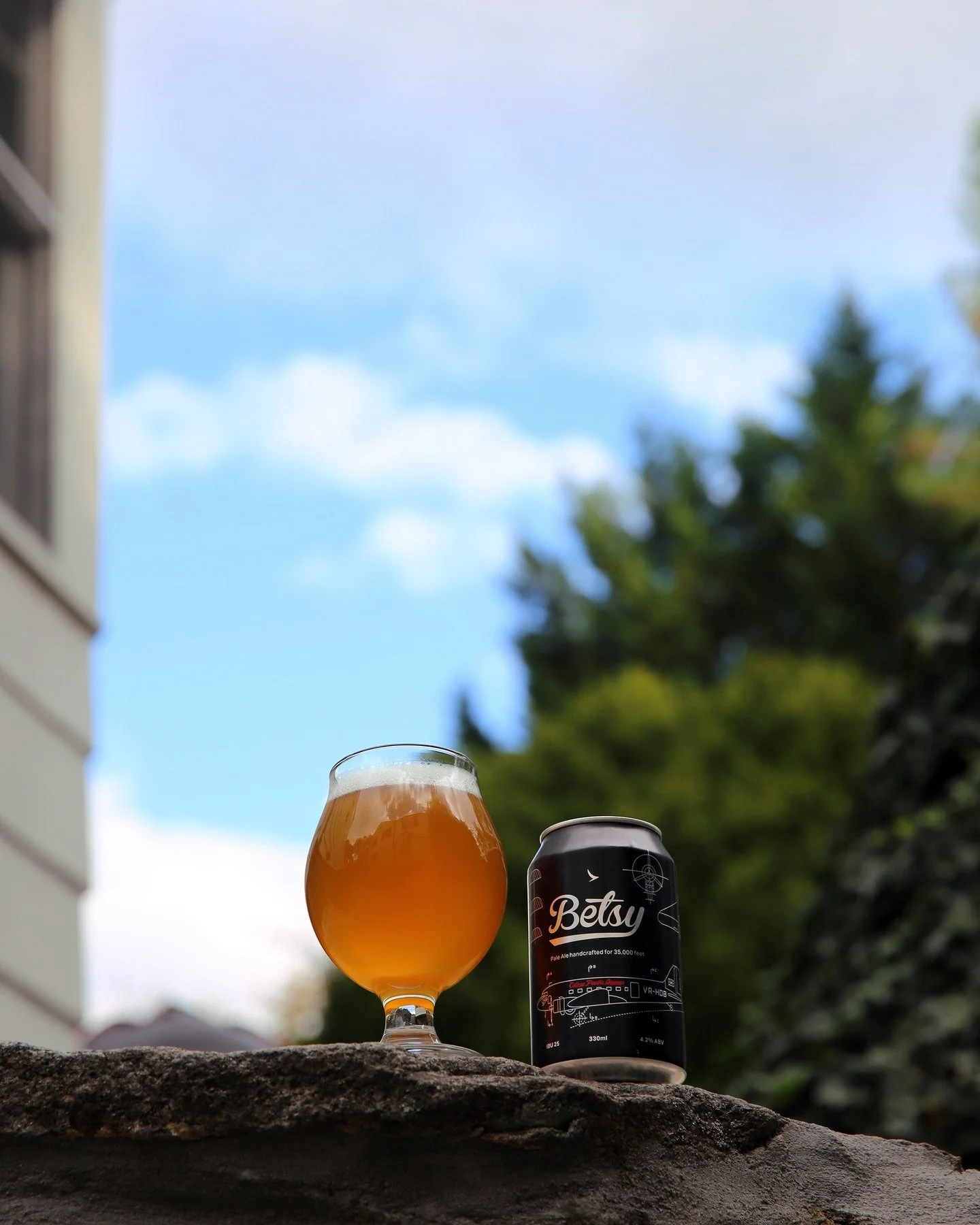 If you've ever ordered a drink on a plane, you know that the combination of dry cabin air and lower pressure can dull your senses and mess with your taste buds.

Thankfully we have #BetsyBeer @CathayPacific's signature beer, named after the airline's