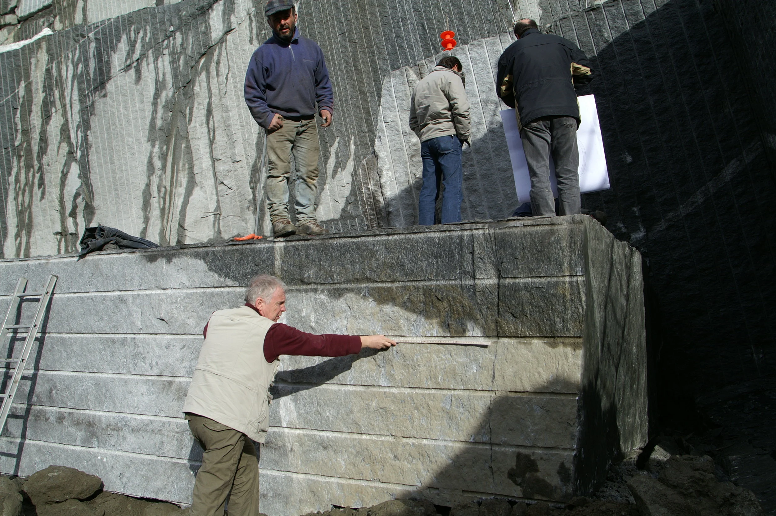 Ausmessen des Felsstückes