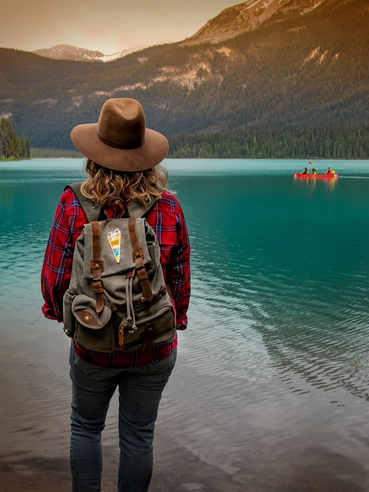 Making summer memories, forever. 

Find our special Yoho collection at @the.boathousetradingco at Emerald Lake in Yoho National Park 🎒🌲🐻🛶🚩

#yohoco #pennants #pennant #designer #yohonationalpark #emeraldlake #emeraldlakelodge #yoho #yohogirl