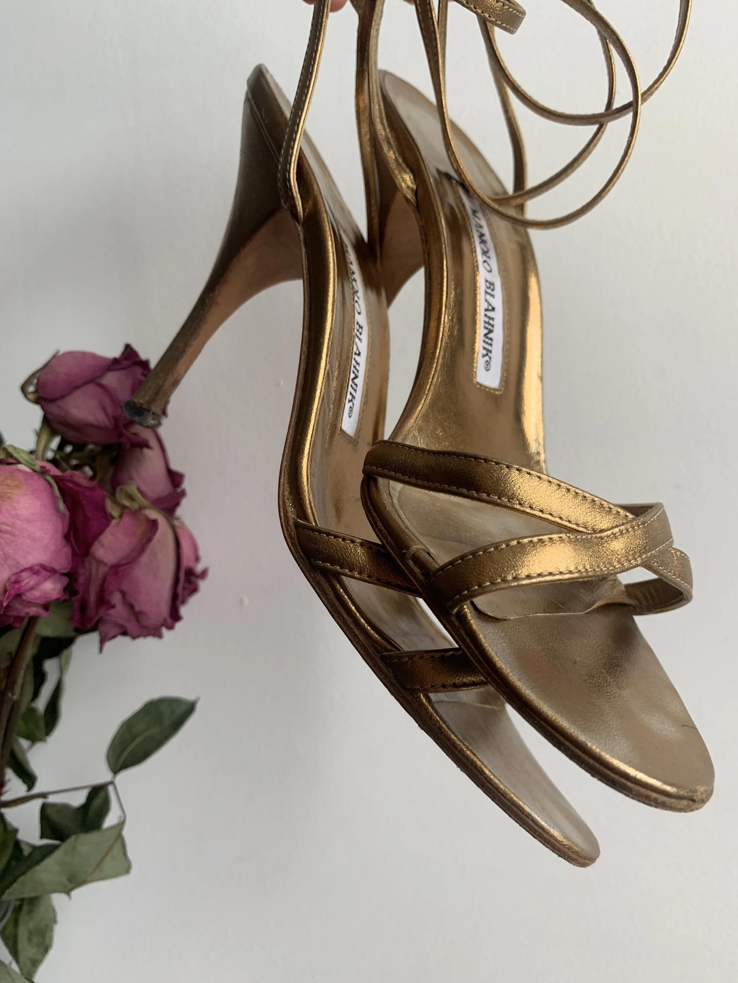 THE MANOLO GOLD