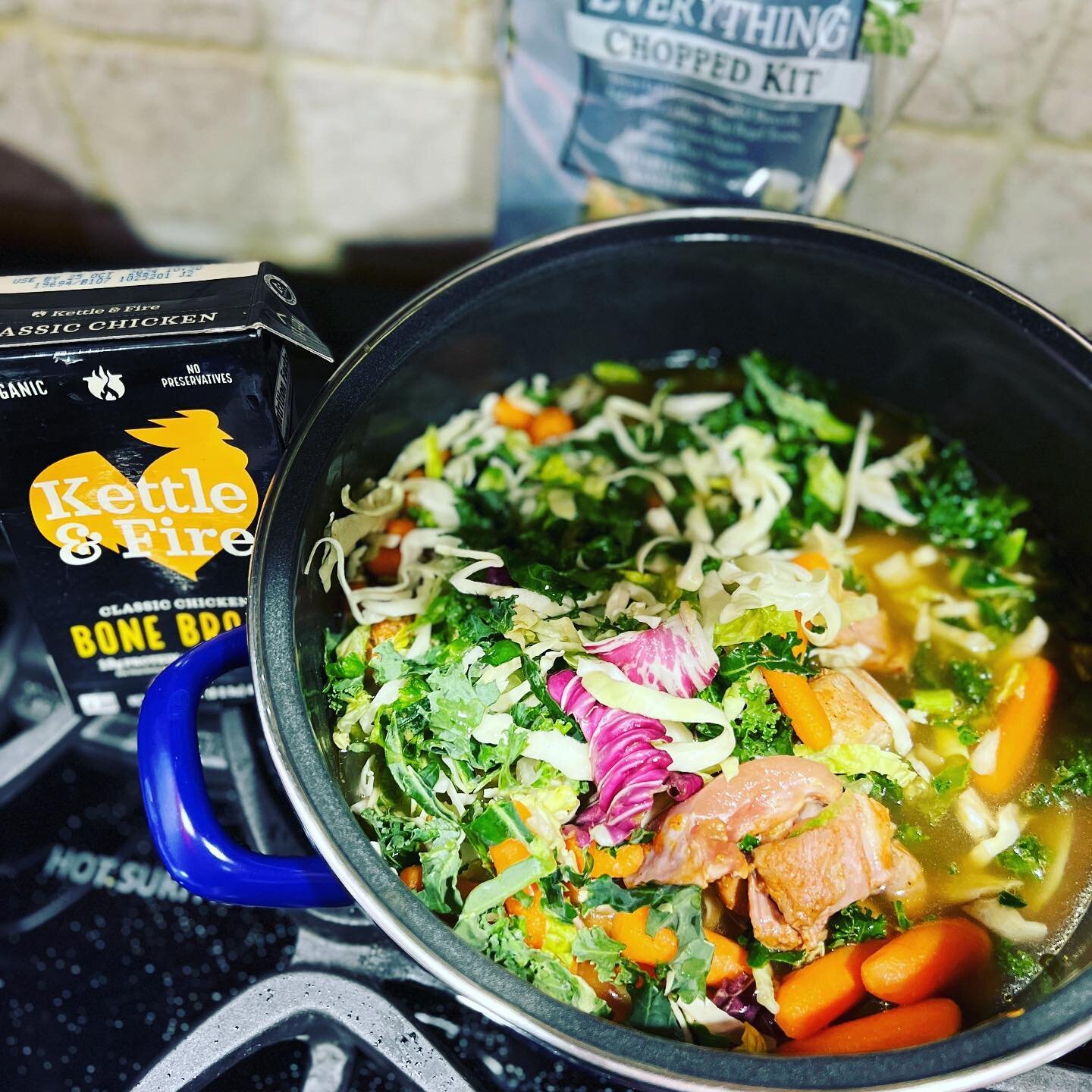 No Excuses Monday...🍲Are you starting the week off with a healthy meal prep for dinner?

🍲If I can get up early on Monday and prep this healthy soup for dinner ... so can you!

Ingredients:
2 boxes of Bone broth
1 bag of Chopped kale/ cabbage kit
1