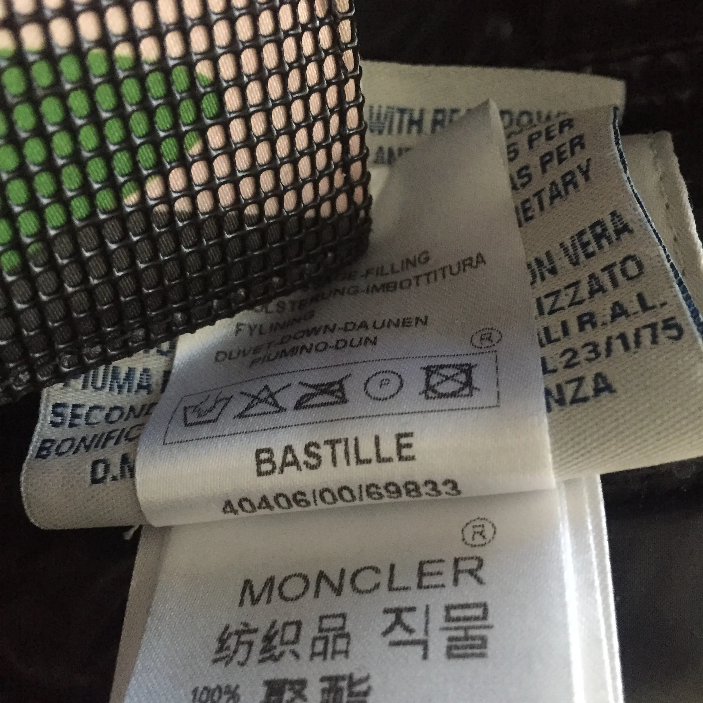Moncler_Bastille_inside_label.jpeg