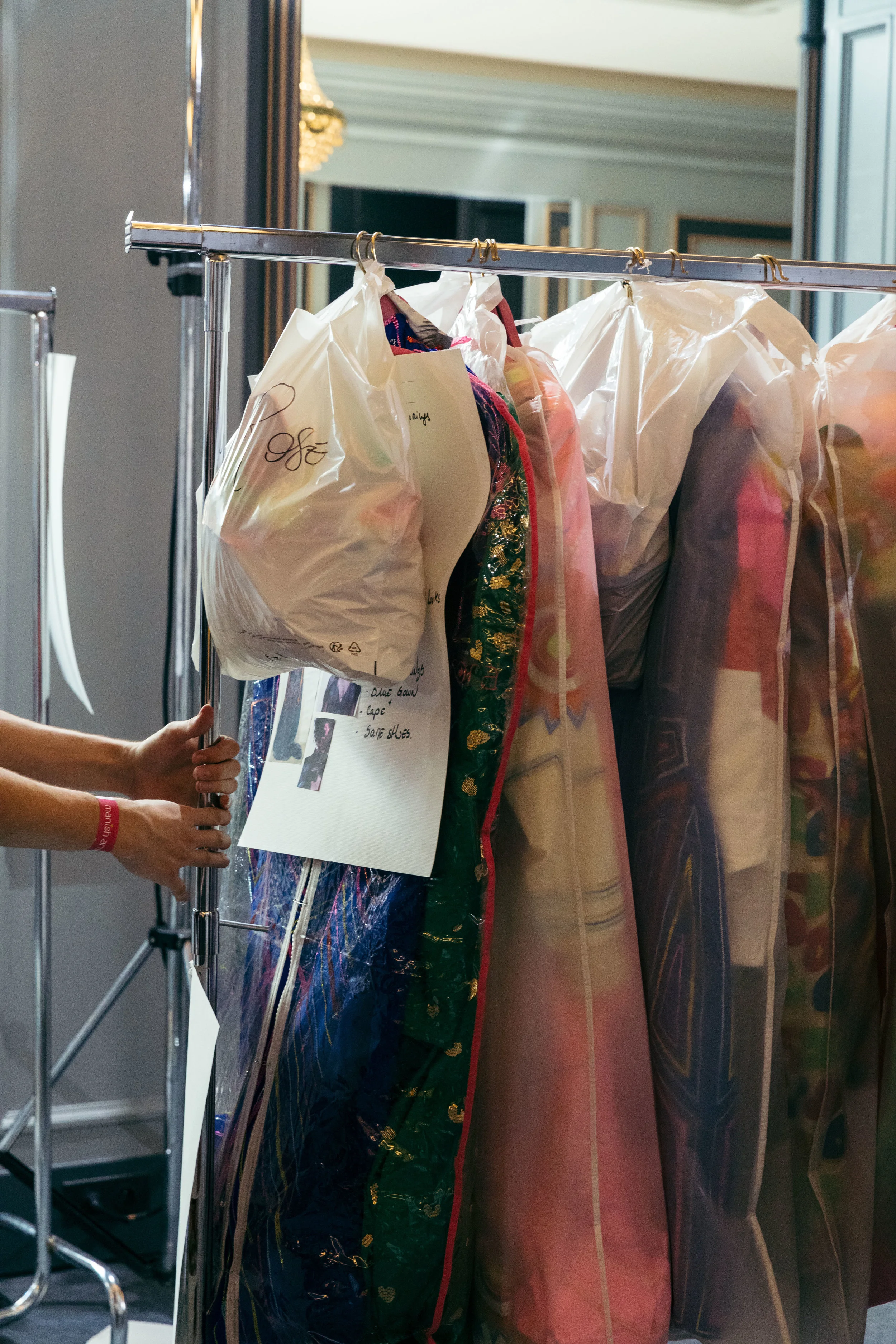 Manish-Arora-Paris-Fashion-Week-Spring-2019_by_Alexis_Breugelmans_005.jpg