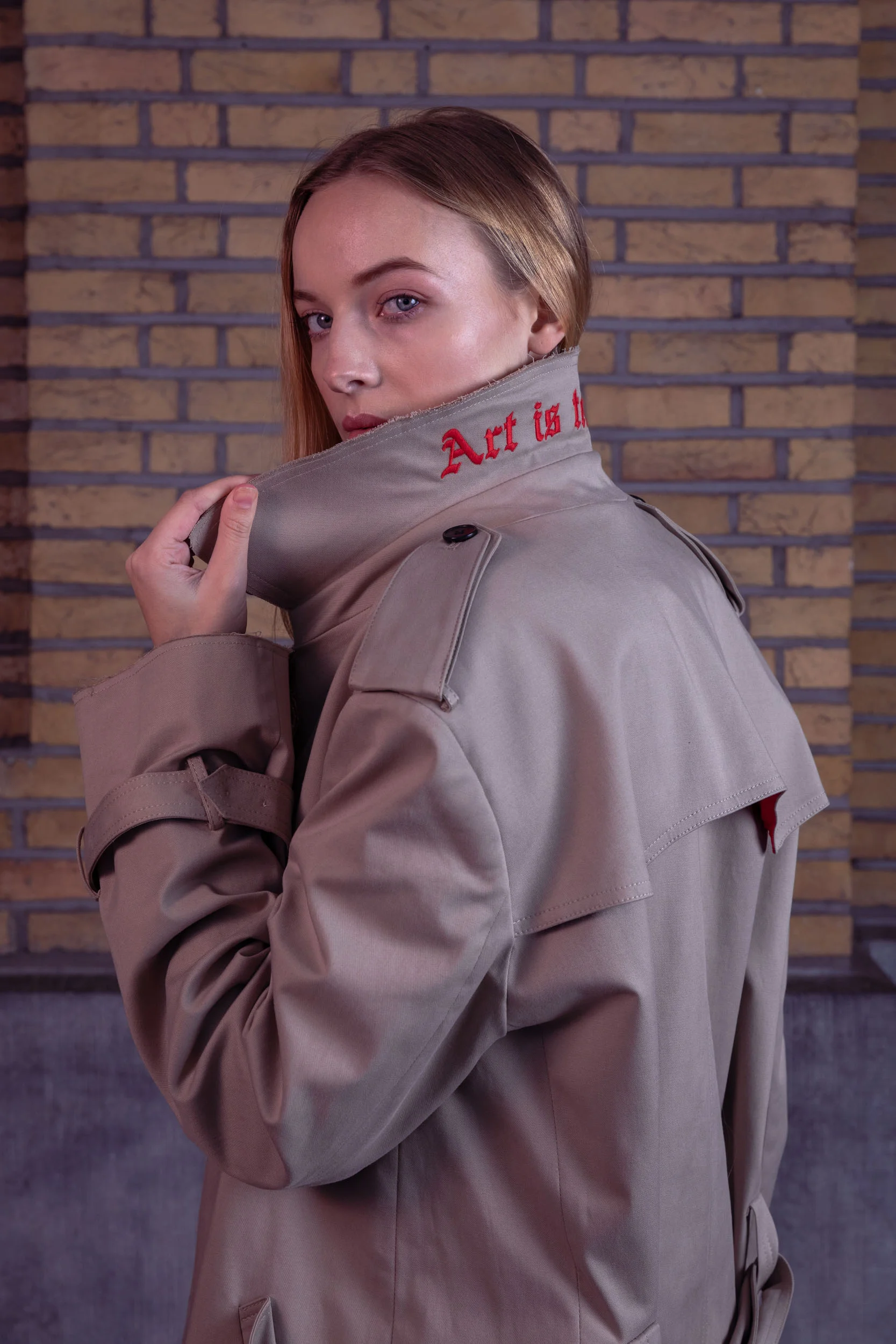  Photo & retouch: Alexis Breugelmans
Model: Lauren de Bie from Just Jess Models
Make-up: Sarah Cluyse
Hair: Imke Melis
Assistant: Sara De Clerck
Clothing: Zadig & Voltaire 