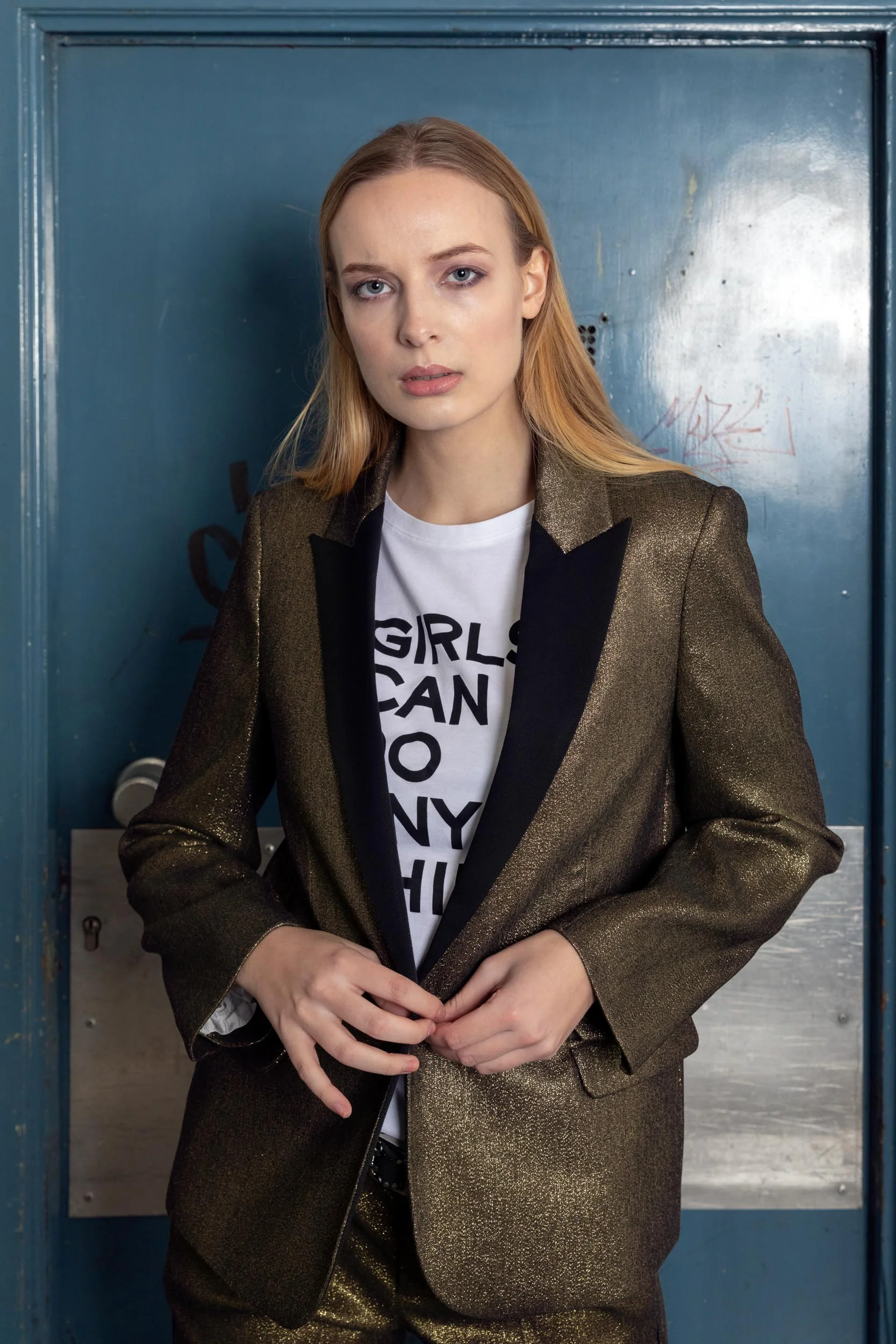  Photo & retouch: Alexis Breugelmans
Model: Lauren de Bie from Just Jess Models
Make-up: Sarah Cluyse
Hair: Imke Melis
Assistant: Sara De Clerck
Clothing: Zadig & Voltaire 