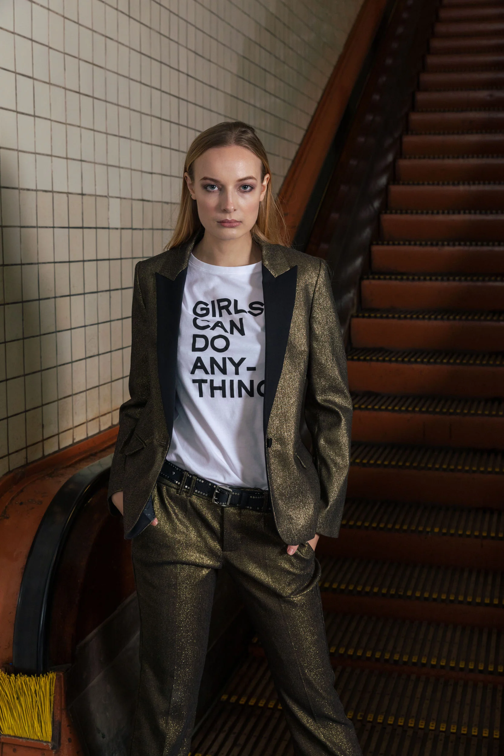  Photo & retouch: Alexis Breugelmans
Model: Lauren de Bie from Just Jess Models
Make-up: Sarah Cluyse
Hair: Imke Melis
Assistant: Sara De Clerck
Clothing: Zadig & Voltaire 