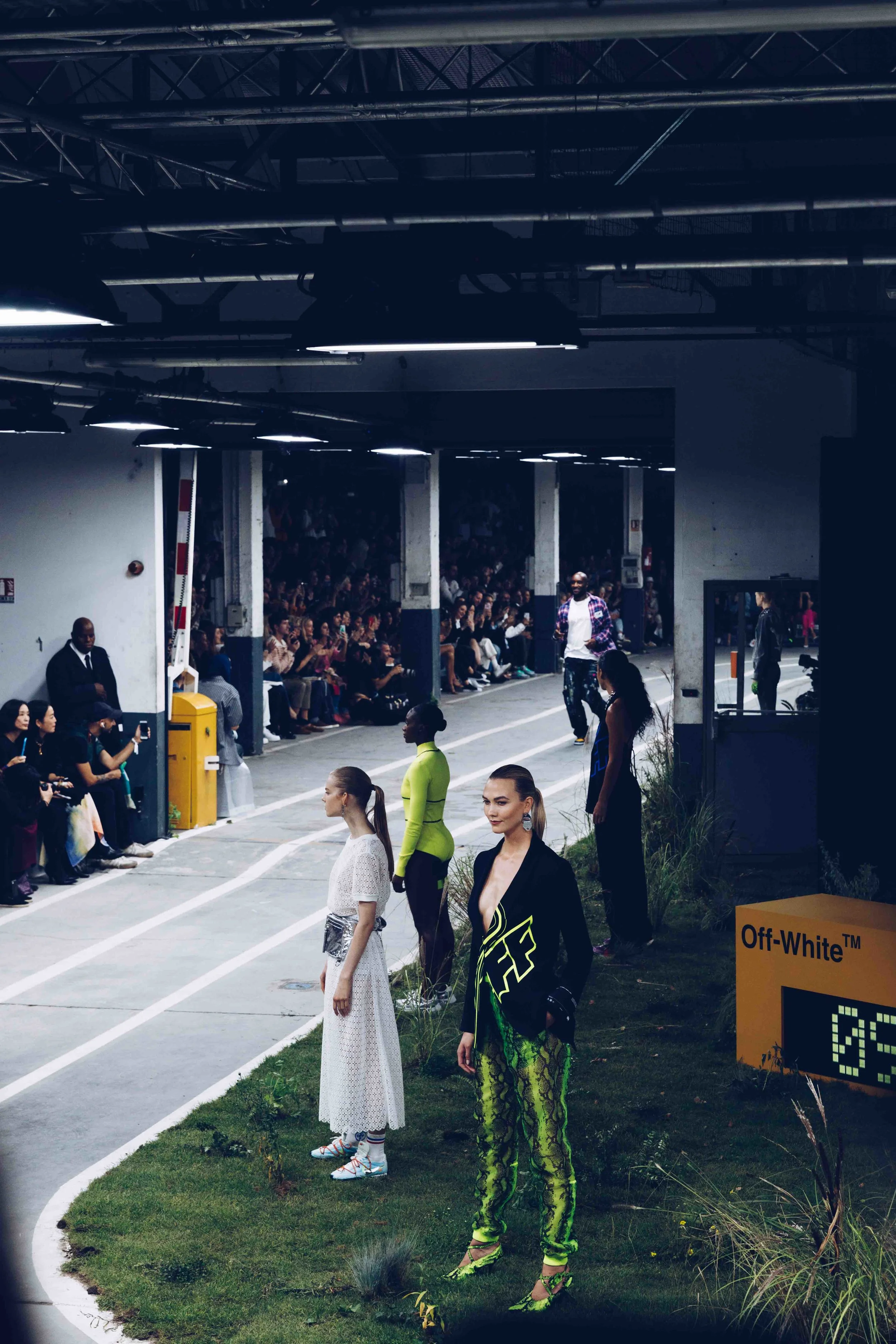  Karlie Kloss x Off-White
Paris Fashion Week ss19 