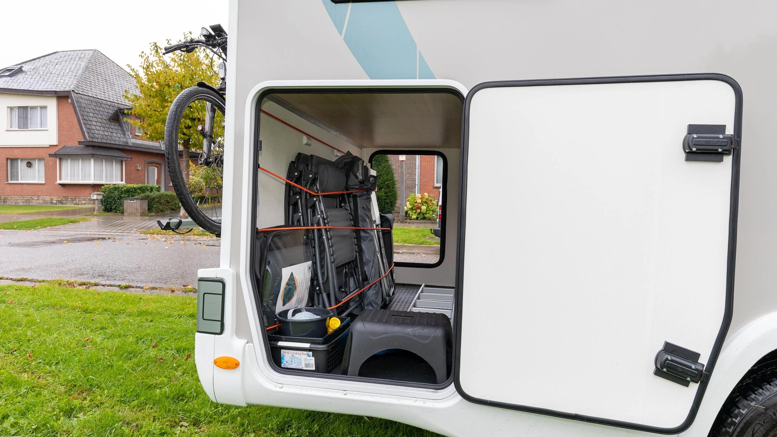  Mobilhome & camper van photographer in Hasselt, Limburg, BelgiëInterieurfotograaf voor mobilhomes, camper vans en verhuurplatformen in de Benelux, België, Nederland en Luxemburg.Mobilhome & camper van fotograaf beschikbaar in provincie Antwerpen, Li
