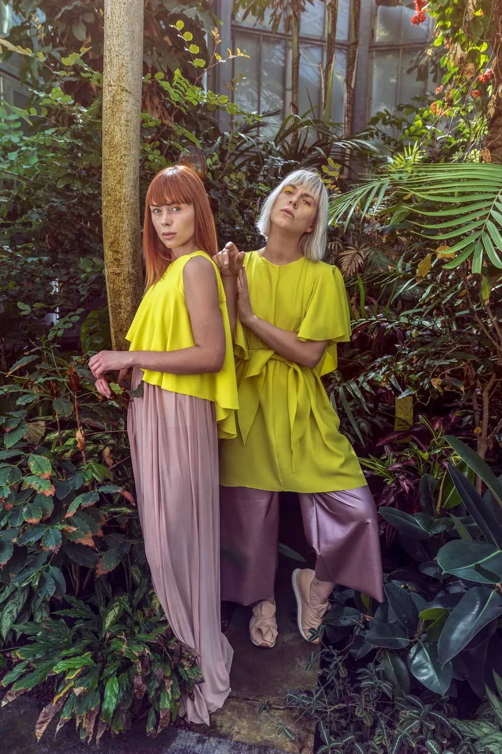  Elysian VPhotographer: Alexis BreugelmansModel: Laura Theys & Chloë De WitteFashion designer: Ariadna MladenMake-up: Celine Dewit 