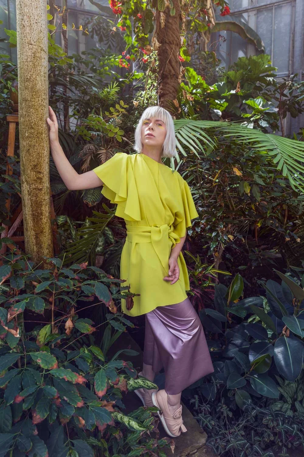  Elysian VPhotographer: Alexis BreugelmansModel: Chloë De WitteFashion designer: Ariadna MladenMake-up: Celine Dewit 
