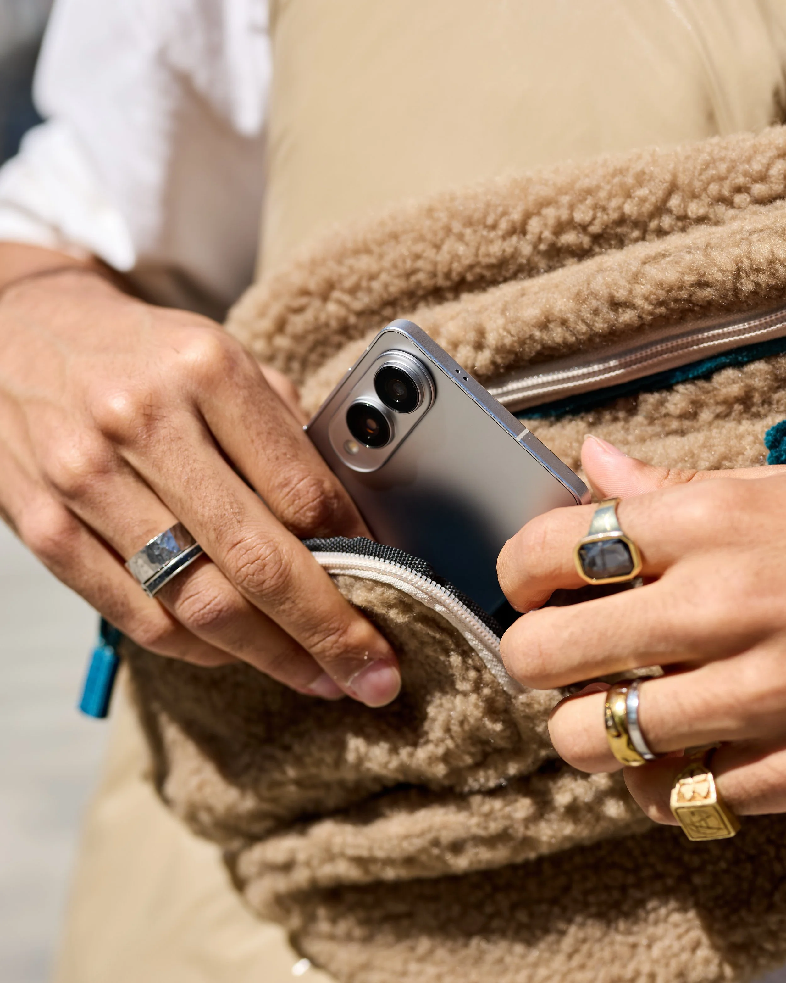 Samsung x Exclusive Look Campaign - Samsung Galaxy S25 Edge