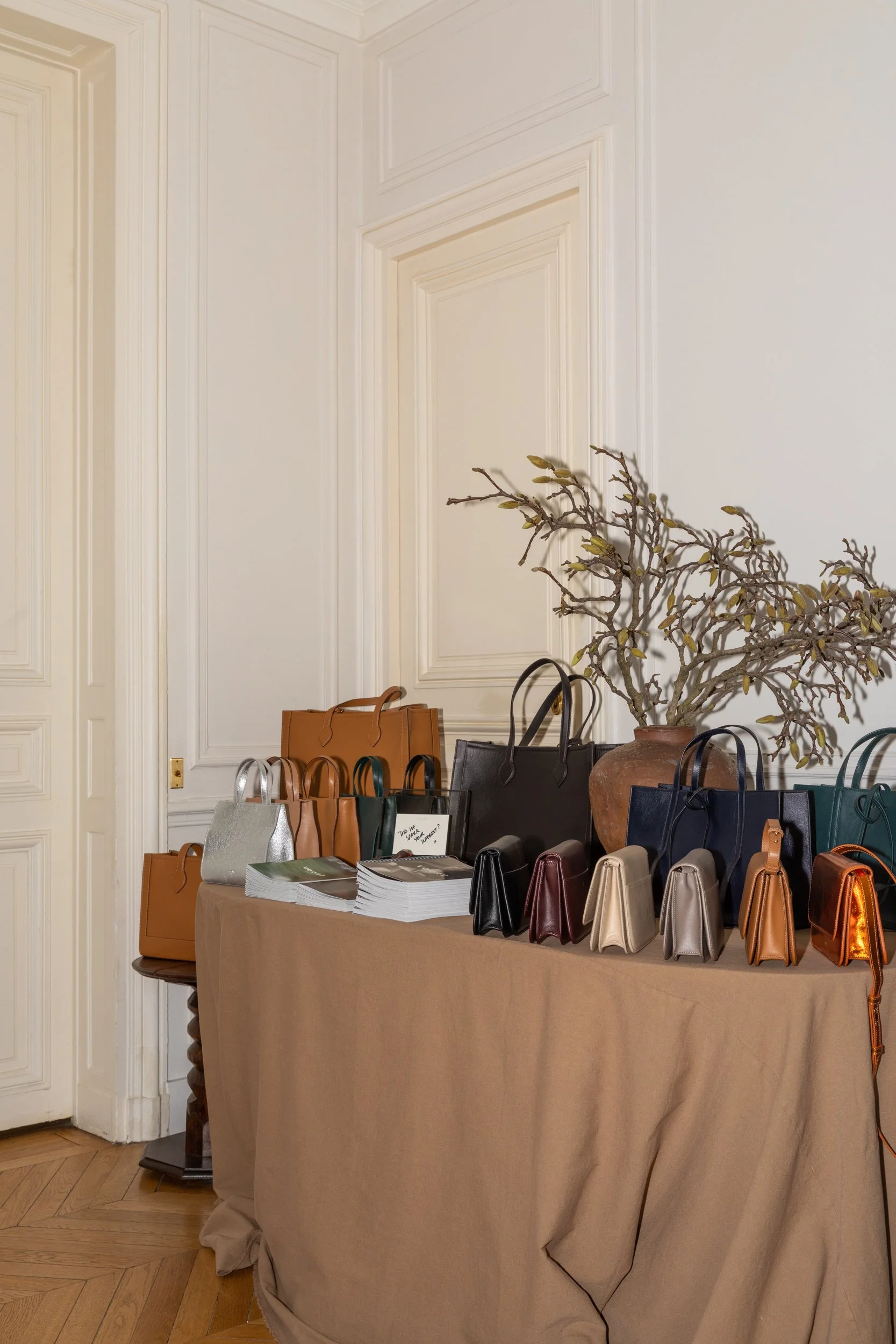MAD-Brussels-Untitled-Showroom-PFW-March-2025-20250304-Alexis-Breugelmans-ABX-MEDIA-LowRes-035.jpg