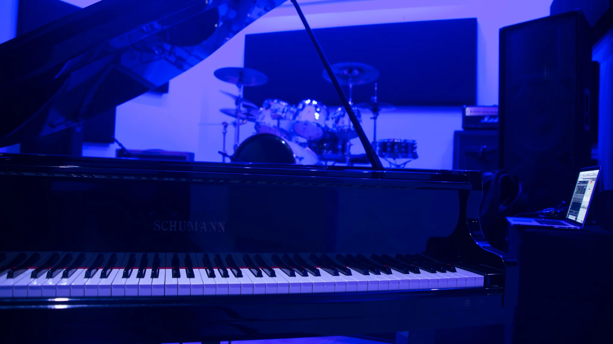 Piano3.jpg