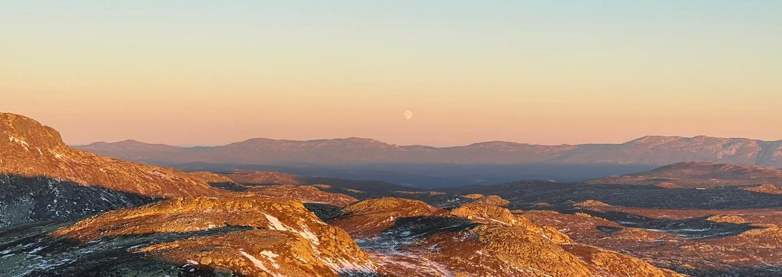 Gaustadtoppen mountain pano.jpeg
