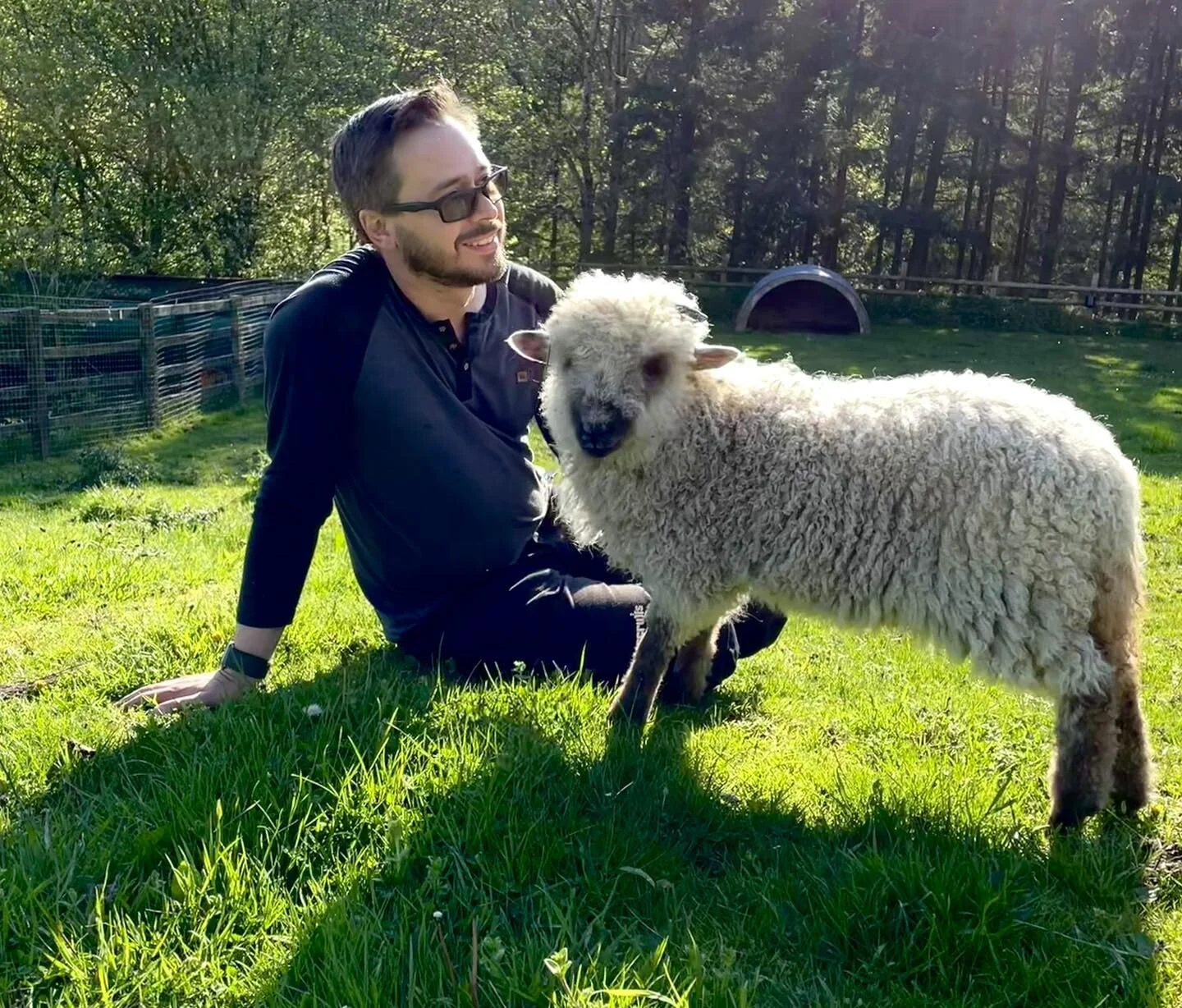Warning, cute lamb overload! .
.
.
.
.
#peakdistrict #derbyshire #ig_peakdistrict
#ig_countryside #getoutside #gooutdoors
#peakboutiqueproperties #ordnancesurvey
#findyourpassion #mountainlife
#beautifuldestinations #getoutside
#outdoorlife #exp