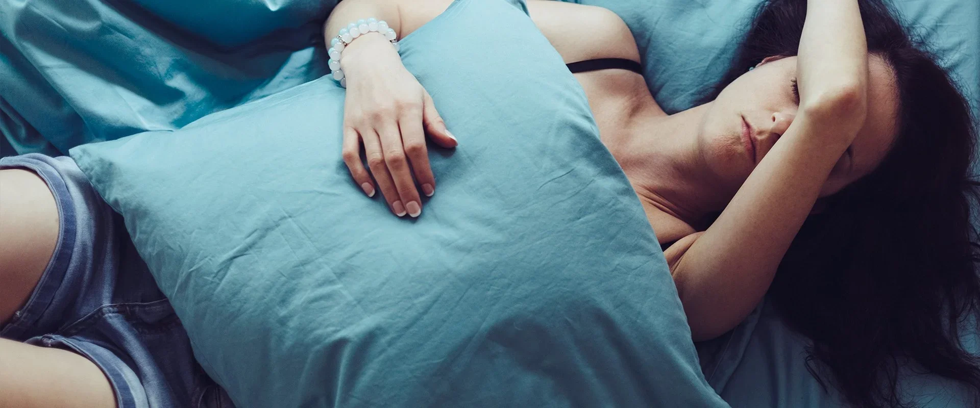 Sleep Tight, Sleep Right: Ergonomic Sleeping Posture Tips