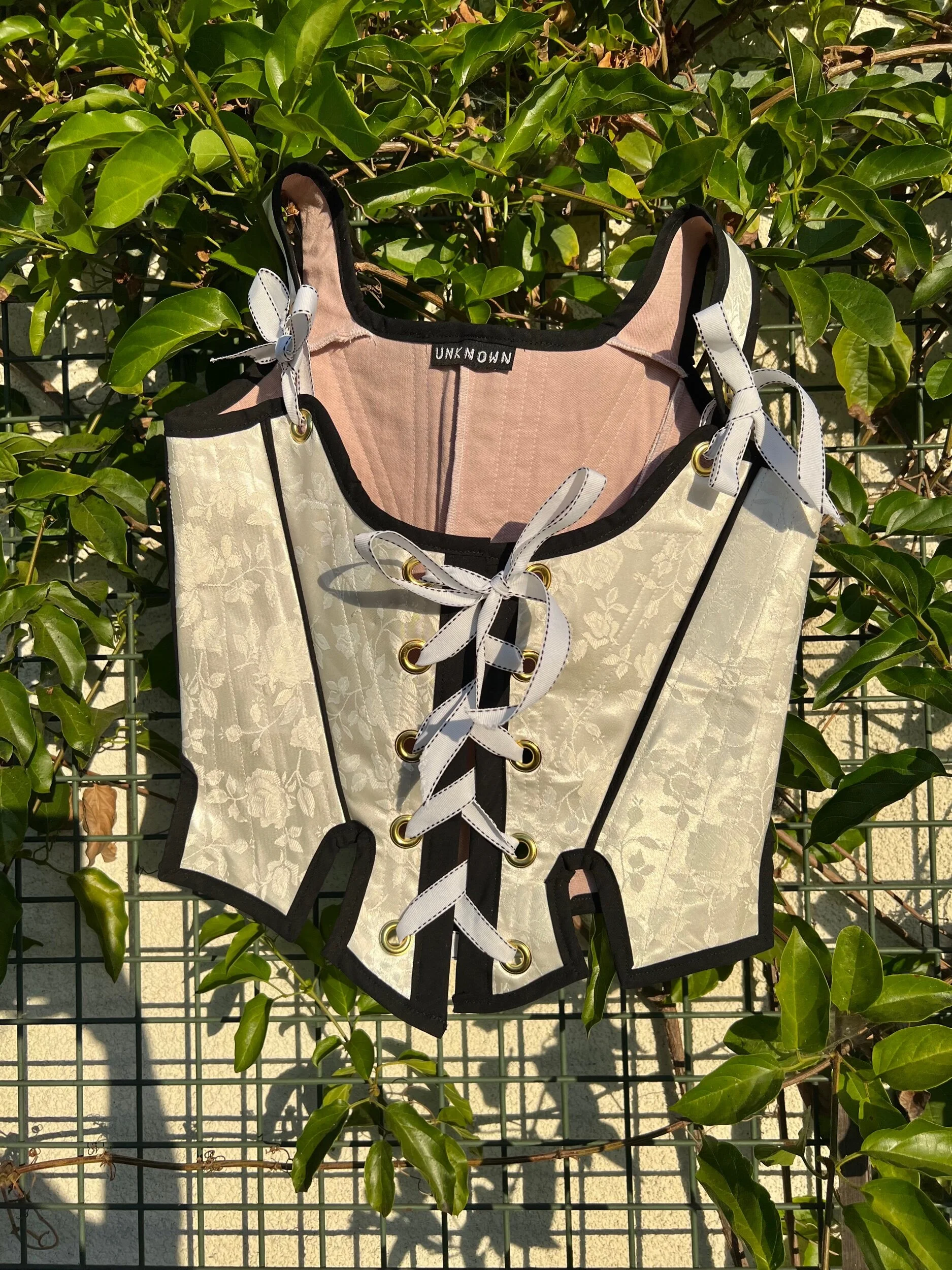 8B60BA30-FD60-48A0-87EB-563E6BE737C9