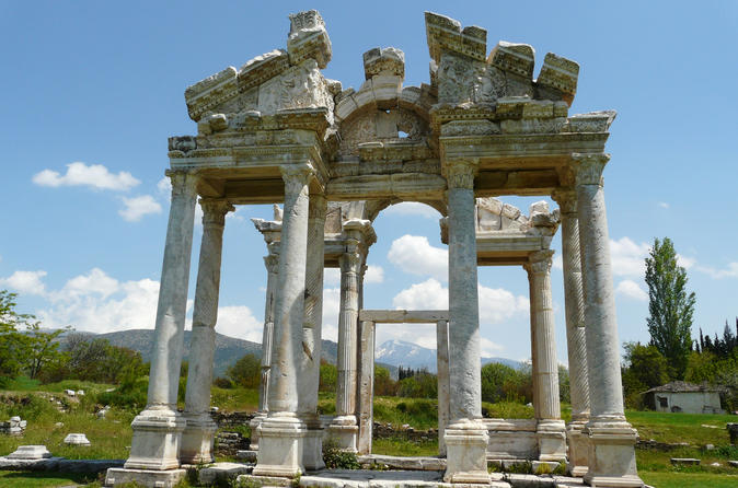Temple of Aphrodite, Turkey.jpg