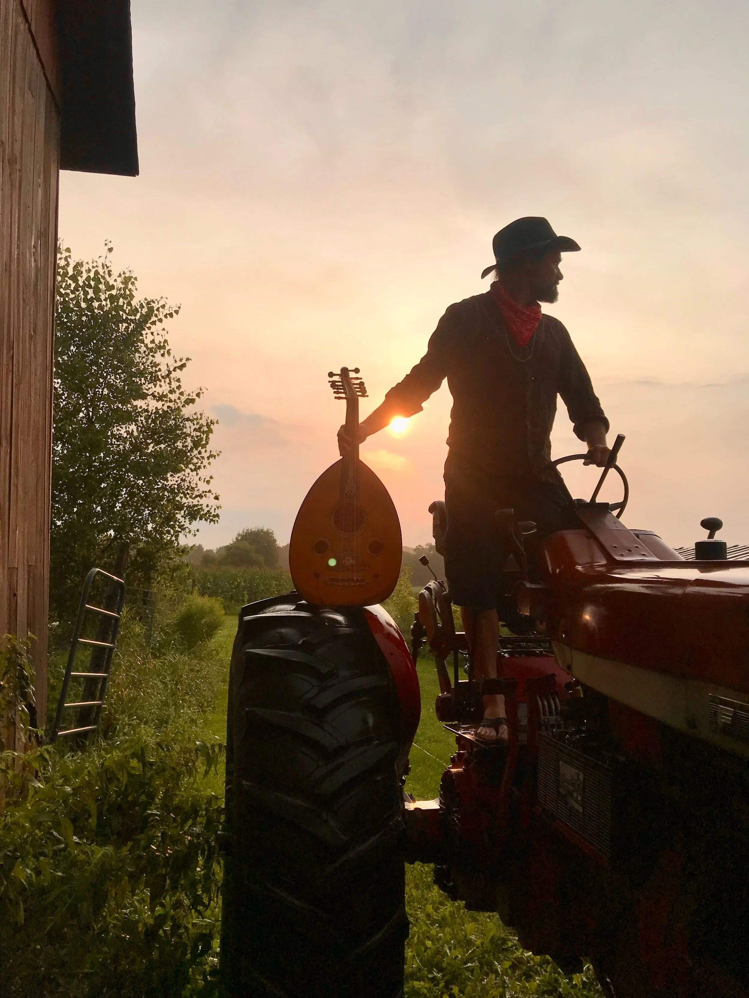 Yep~It was 288 days off all my socials. Got it back a week ago. What a 🚜ride. 😅

Realized how vast a global community I have when i reconnected &amp; re-remembered everyone &amp; vice versa. How my life&rsquo;s path just reopened to many new possib