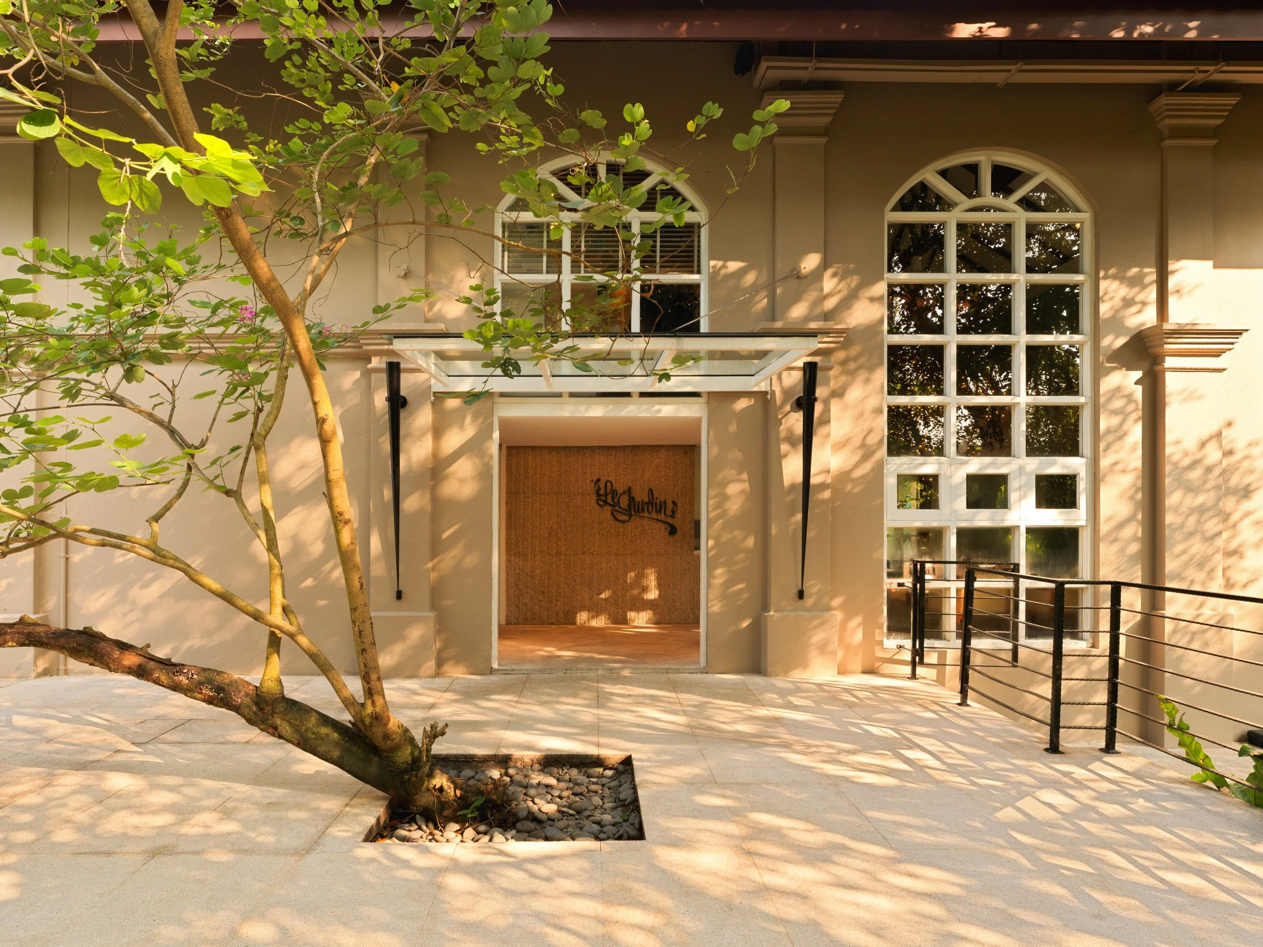 LeJardinEntrance.jpg
