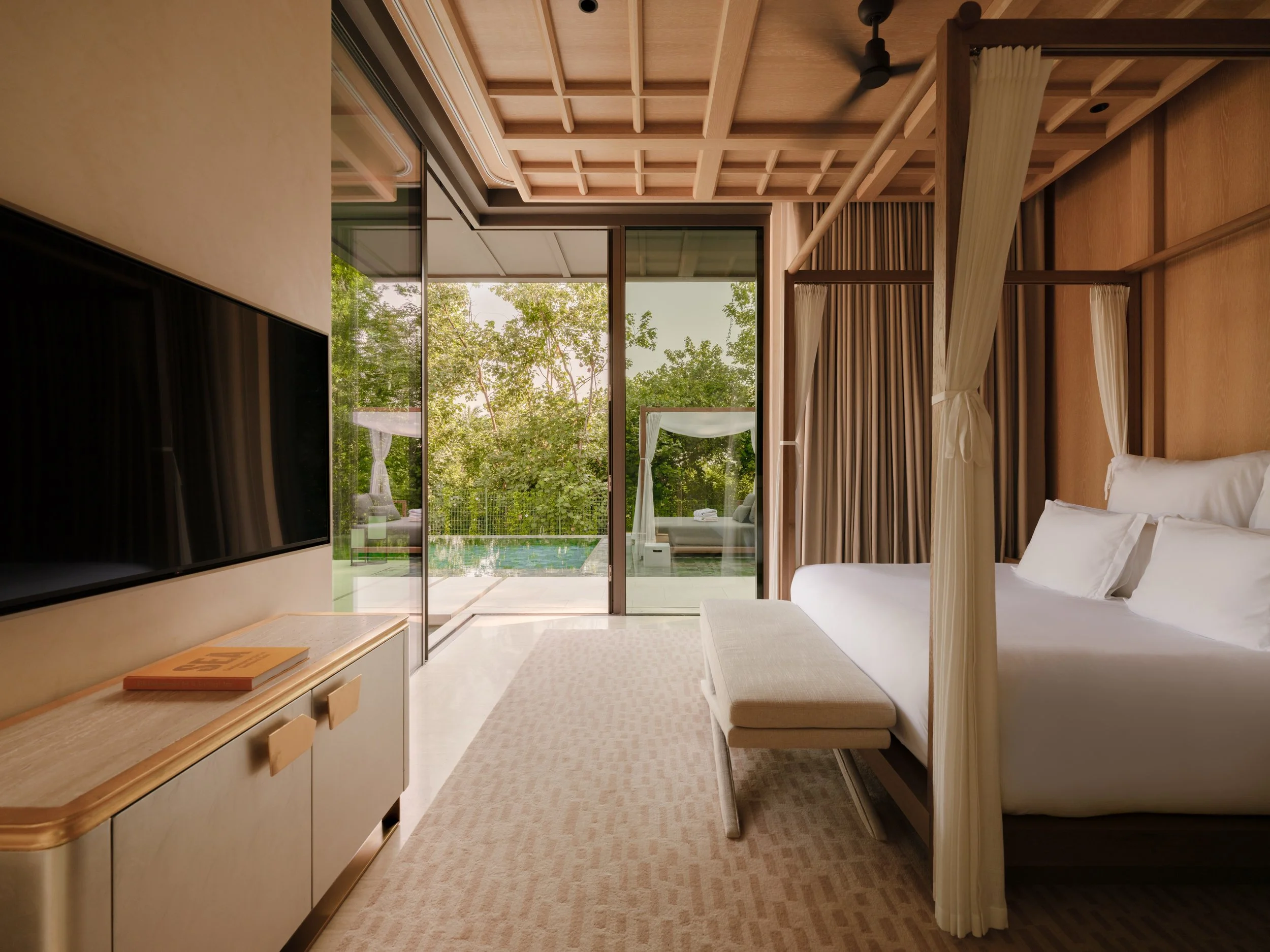PresidentialVillaMasterBedroom.jpg