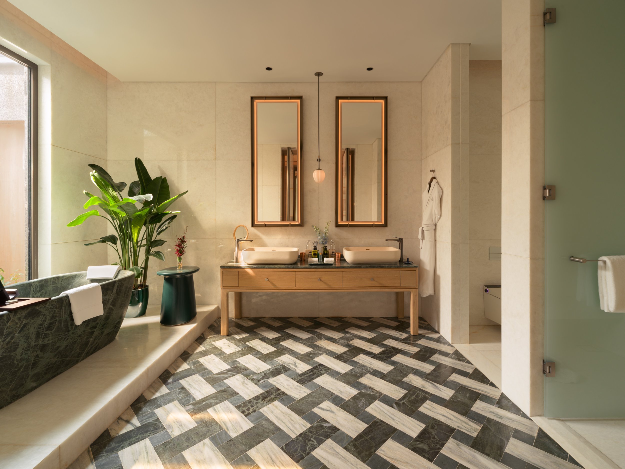 RoyalVilla-Bathroom.jpg