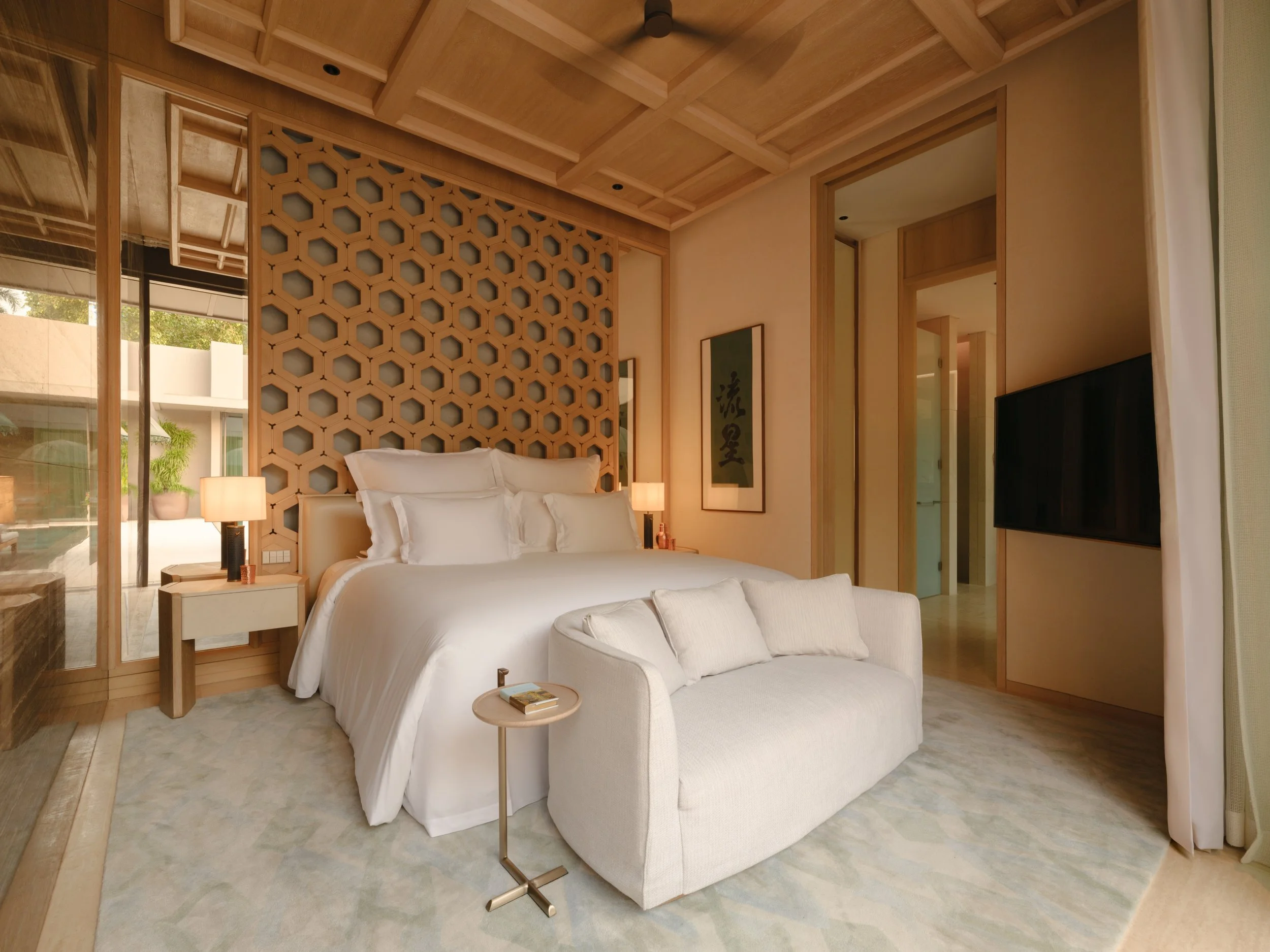 RoyalVilla-Bedroom2.jpg