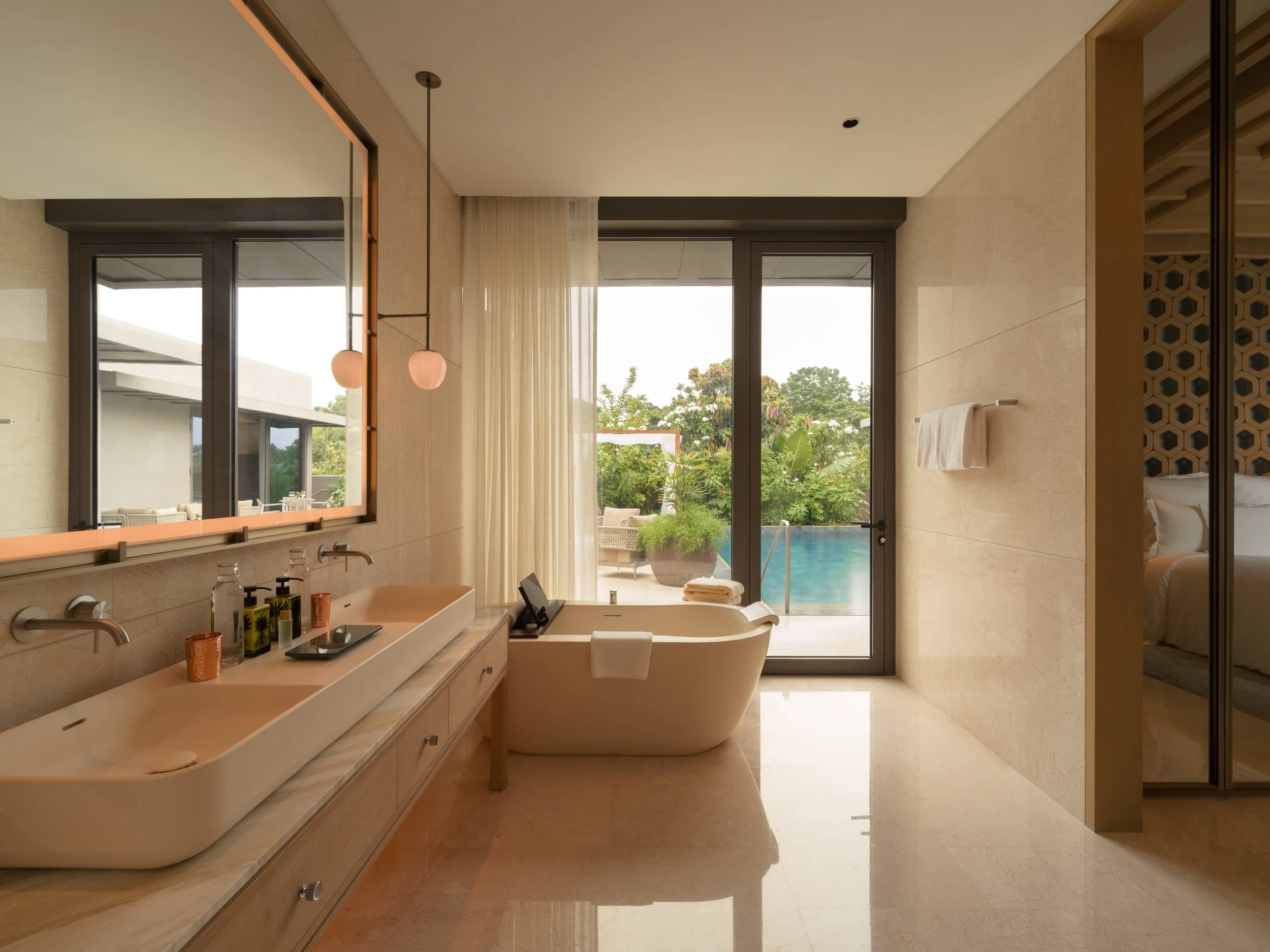 SignatureTwoBedroomPoolVilla-Bathroom.jpg
