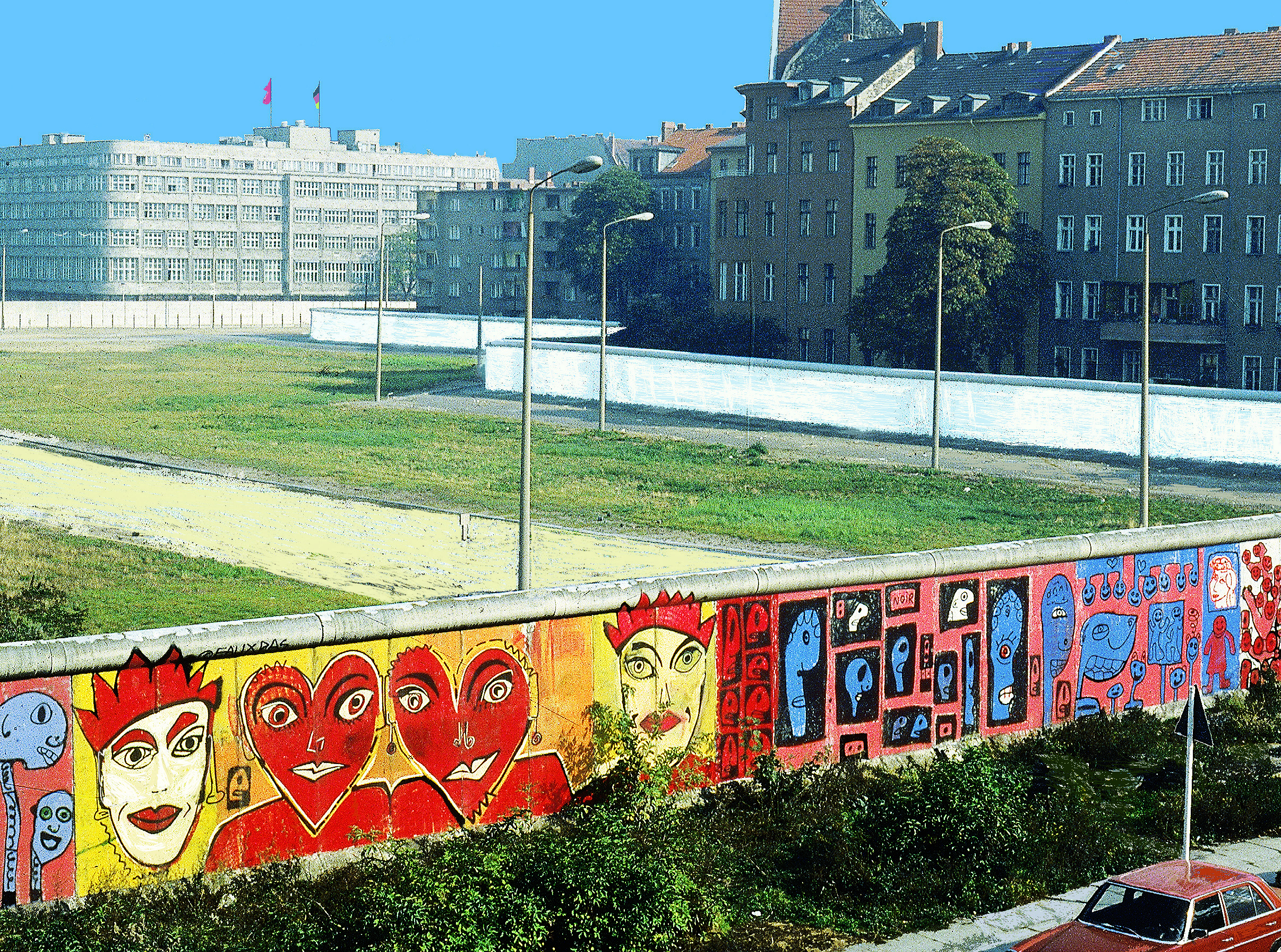 the_berlin_wall.by.kiddy_citny.jpg