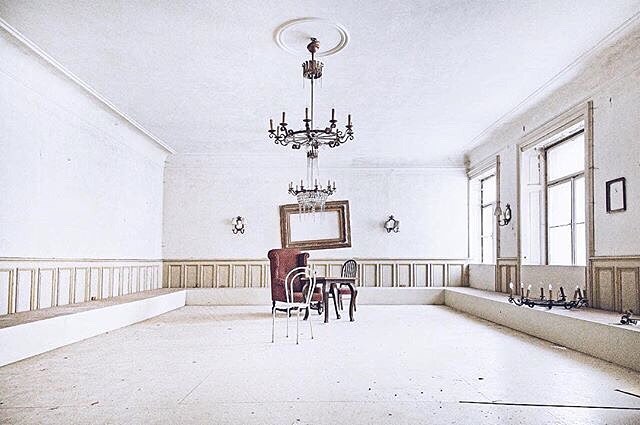 Can you even imagine? The ballroom dances we're about to enjoy? It's now sooner then later. // photo of beautiful Hotel Straubinger by @photobyannci #abandonedbadgastein #visitbadgastein #madeforthefuture