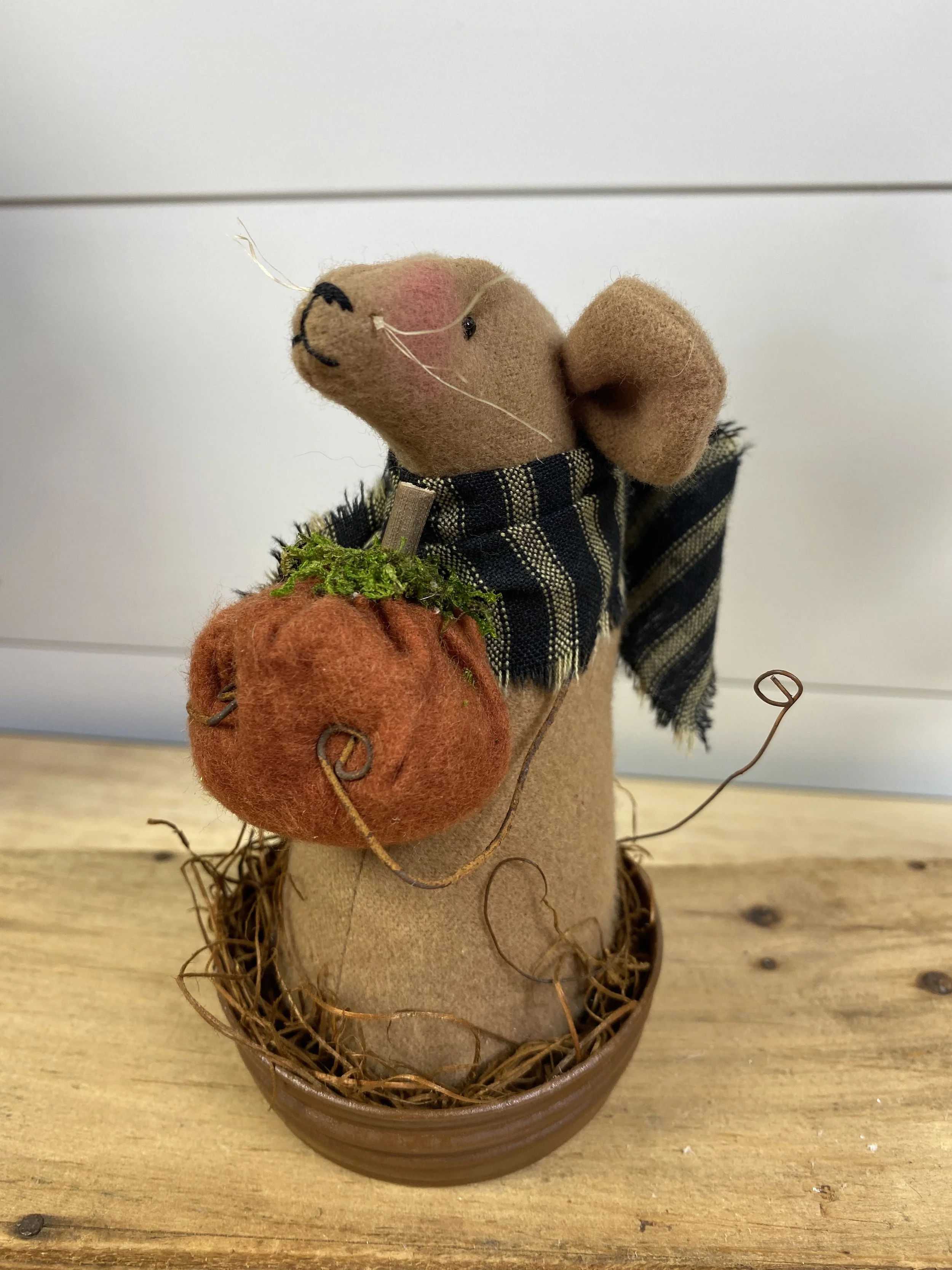 Mouse with Pumpkin