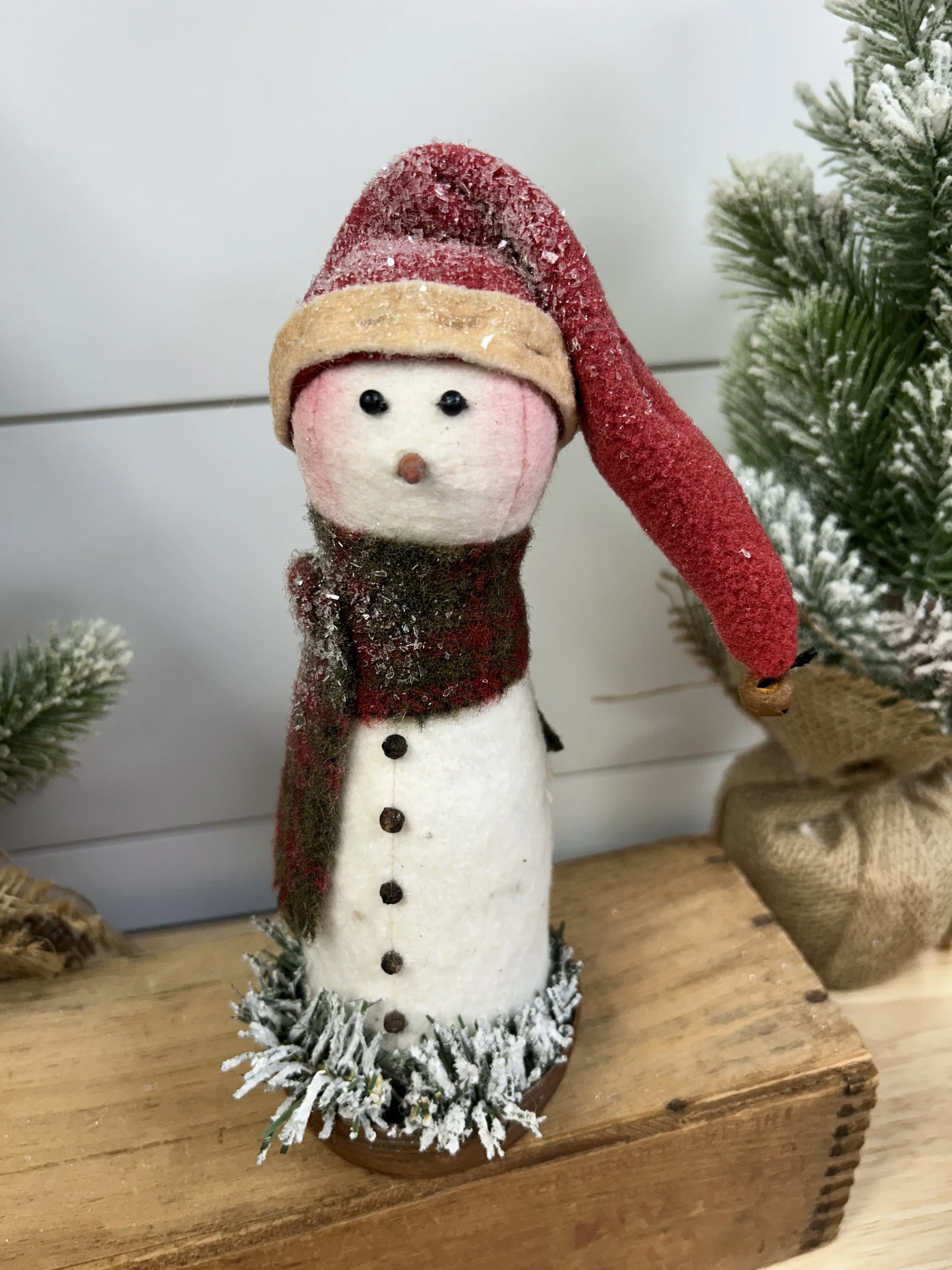 Primitive Snowman in Jar Lid