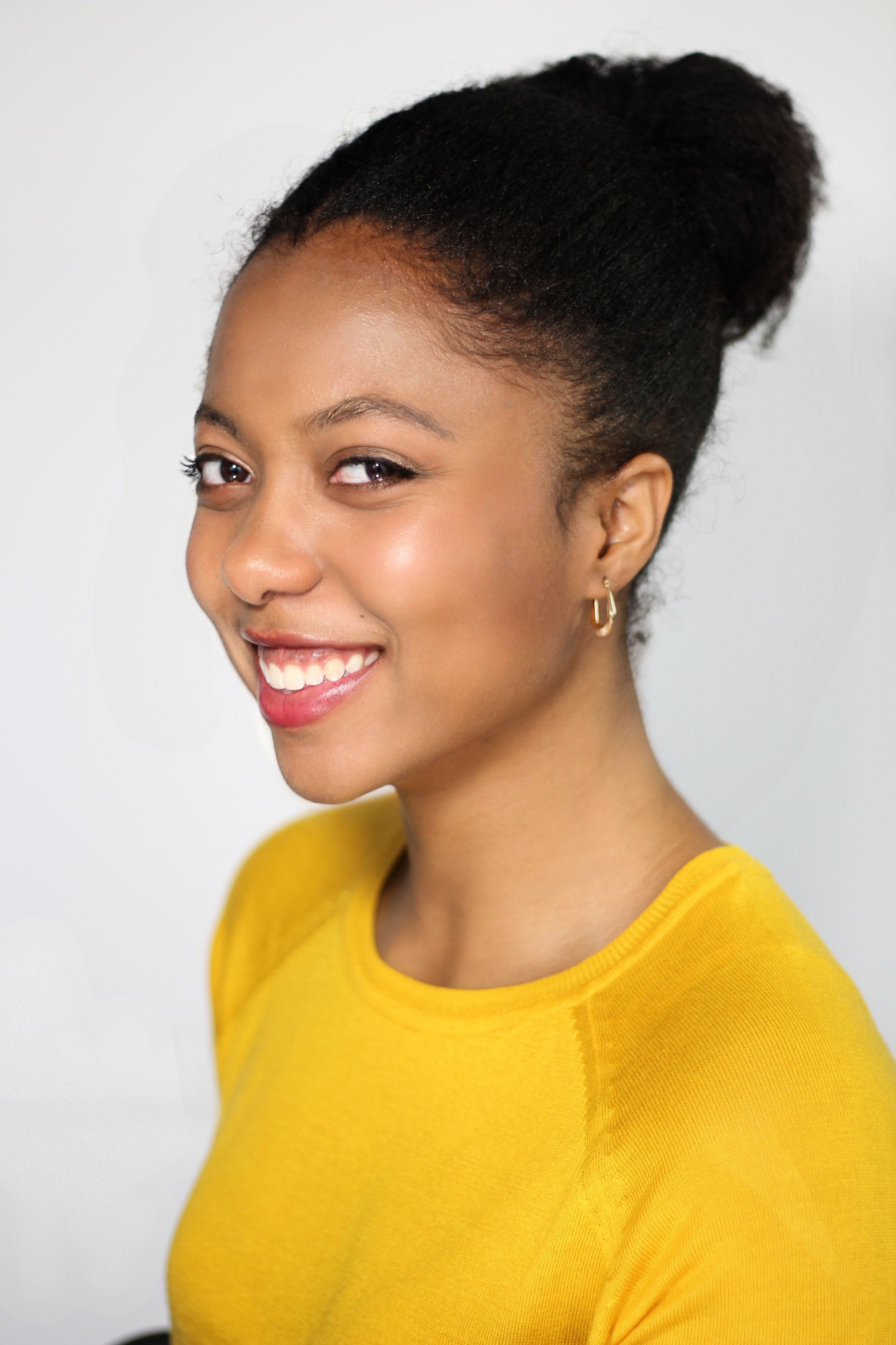 Portrait IMG_1007Nia Robinson .jpg