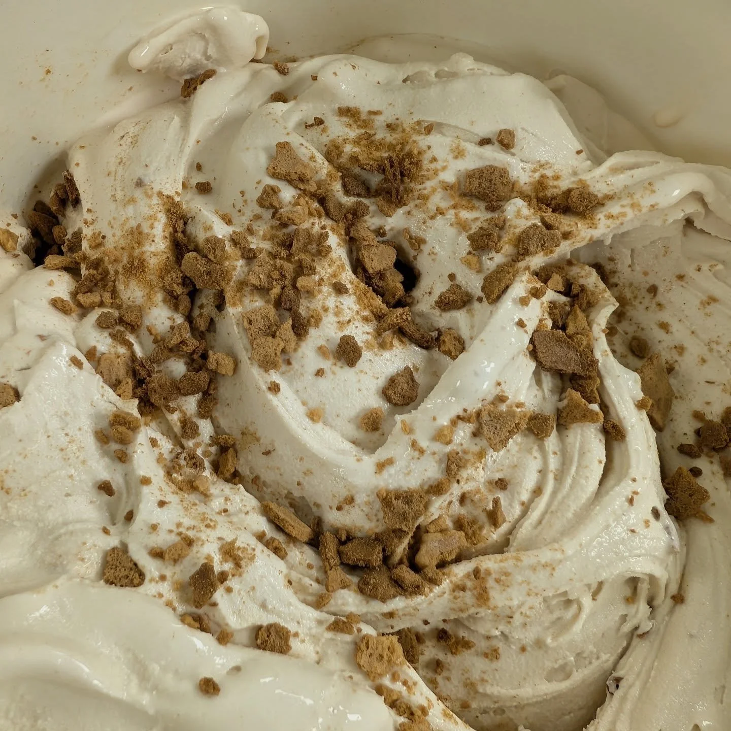 Well Autumn arrived suddenly!
Luckily we have just the right special on - Waffle and Marsala is back, inspired by Gunter Tearoom and recipes from Gunter's Confectioner - the ice cream recipe book published by the tearoom that ran from 1756-1957. Inst