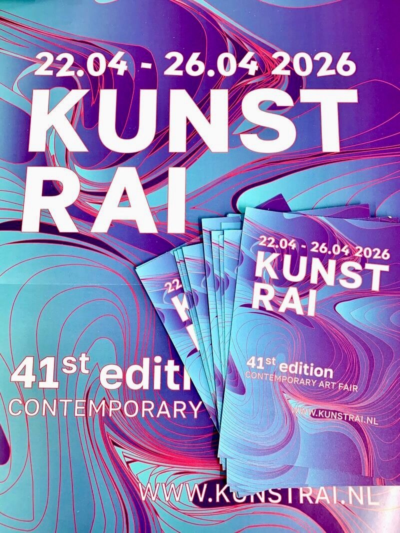 𝗘𝗹𝗱𝗲𝘃𝗲𝗻𝗶𝗿 + 𝗭𝘂𝗻𝗶𝗻𝗼 nos complace anunciar que participamos, por segundo a&ntilde;o consecutivo, en 𝗞𝘂𝗻𝘀𝘁𝗥𝗔𝗜 (@kunstrai), &Aacute;msterdam. Una de las ferias de arte contempor&aacute;neo m&aacute;s consolidadas del circuito europ