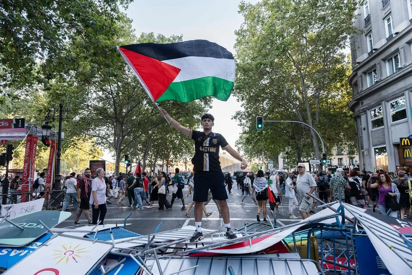 14 de septiembre de 2025. Los manifestantes a favor de Palestina impiden el fin de la Vuelta a Espa&ntilde;a en Madrid.

Cobertura para @gtresonline 

#palestine #lavuelta #LaVuelta25 #palestina