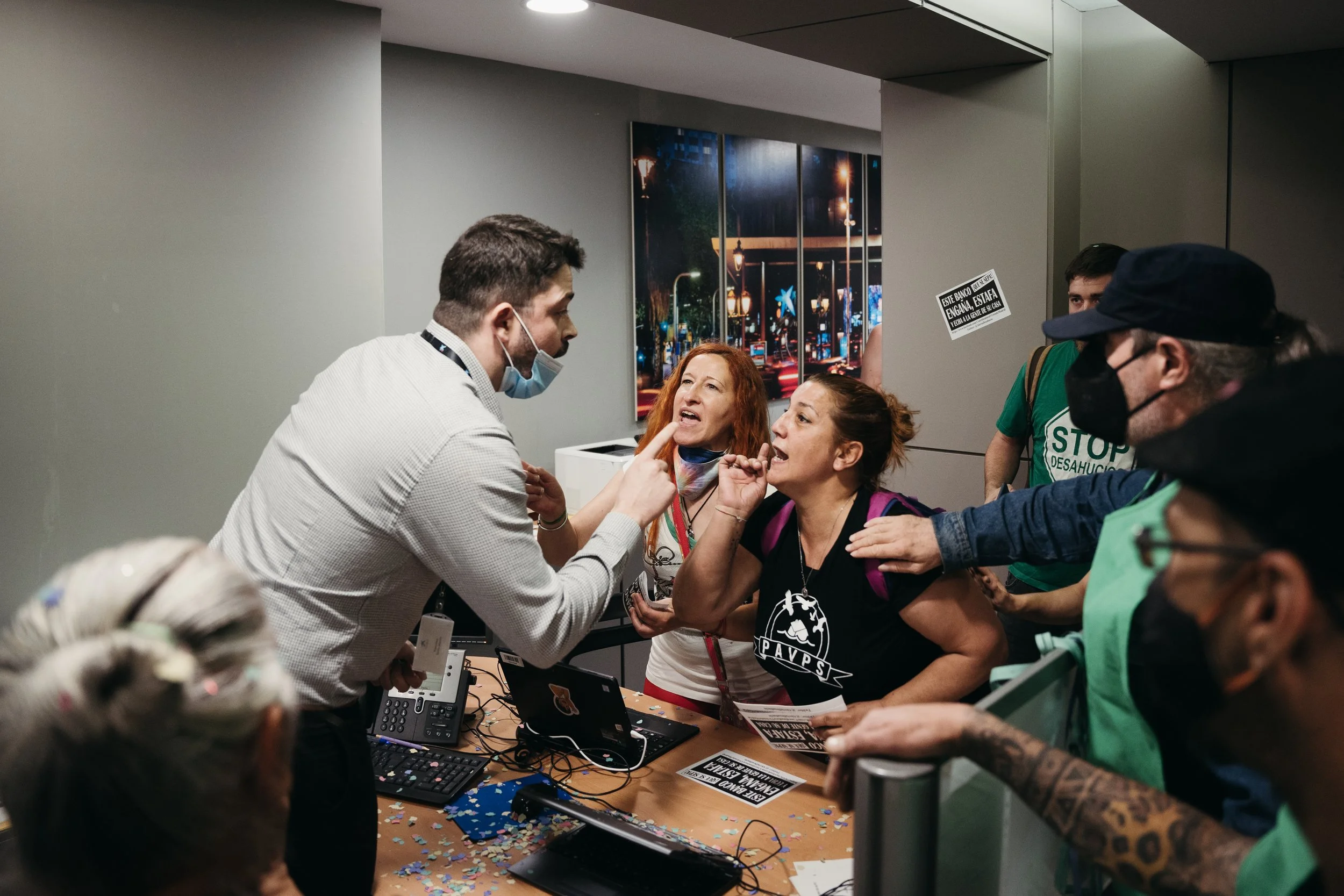 editada-05088-07.06.2022. Acción PAH vallekcas en caixabank.jpg