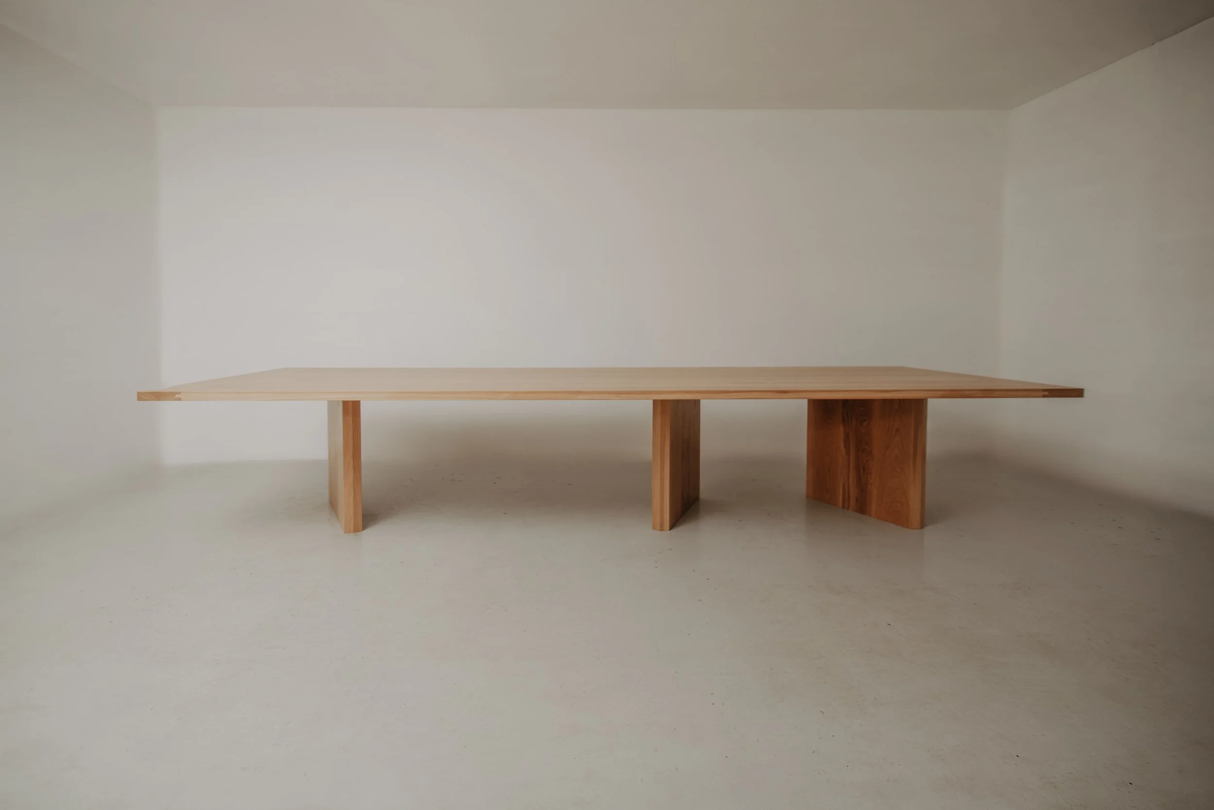 Simi - Dining Table - American Oak - Breadboard Ends - 06.jpg