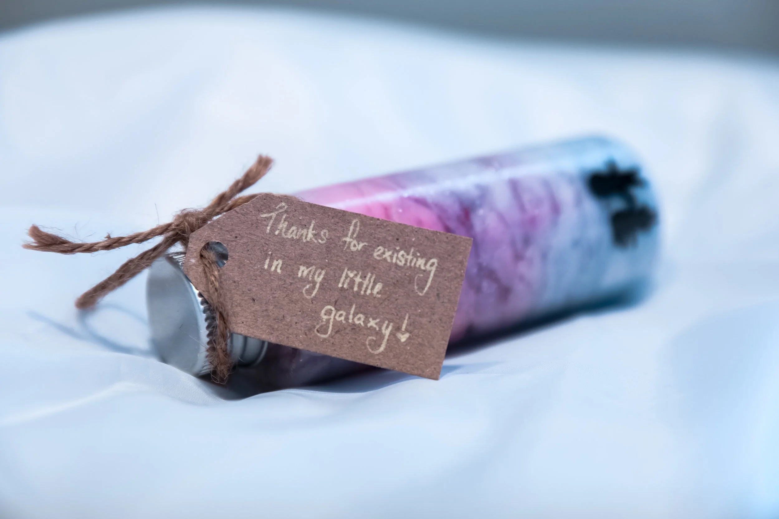 gift-macro-present-89478.jpg