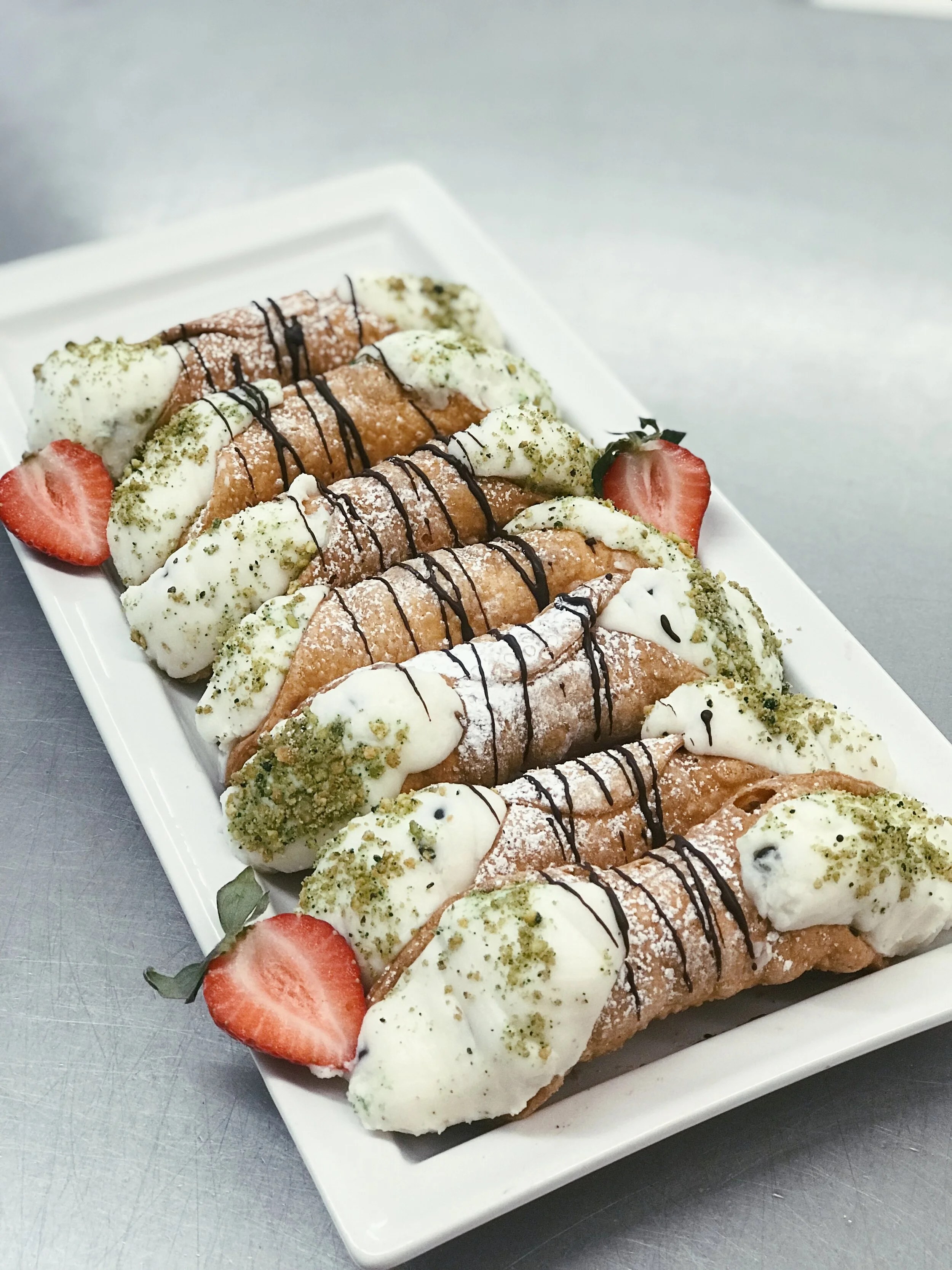 Cannoli with strauberry copy.JPG