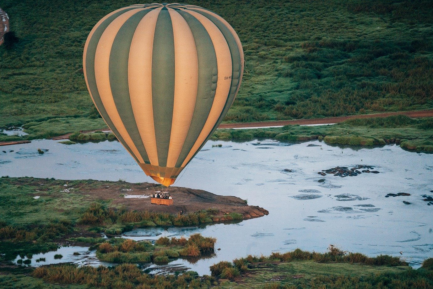 tanzania-hot-air-balloon-11.jpg